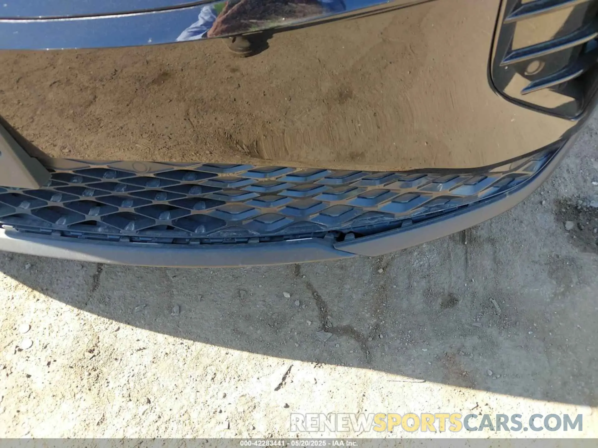 18 Photograph of a damaged car 1V2VMPE88PC043137 VOLKSWAGEN ID.4 2023