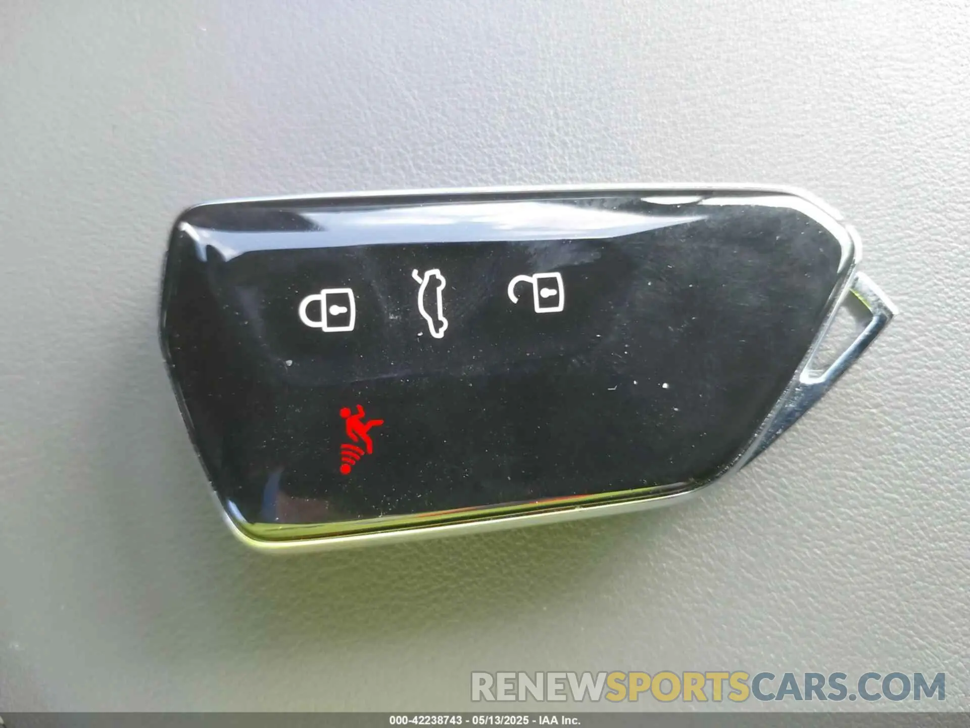 11 Photograph of a damaged car 1V2WNPE80PC044543 VOLKSWAGEN ID.4 2023