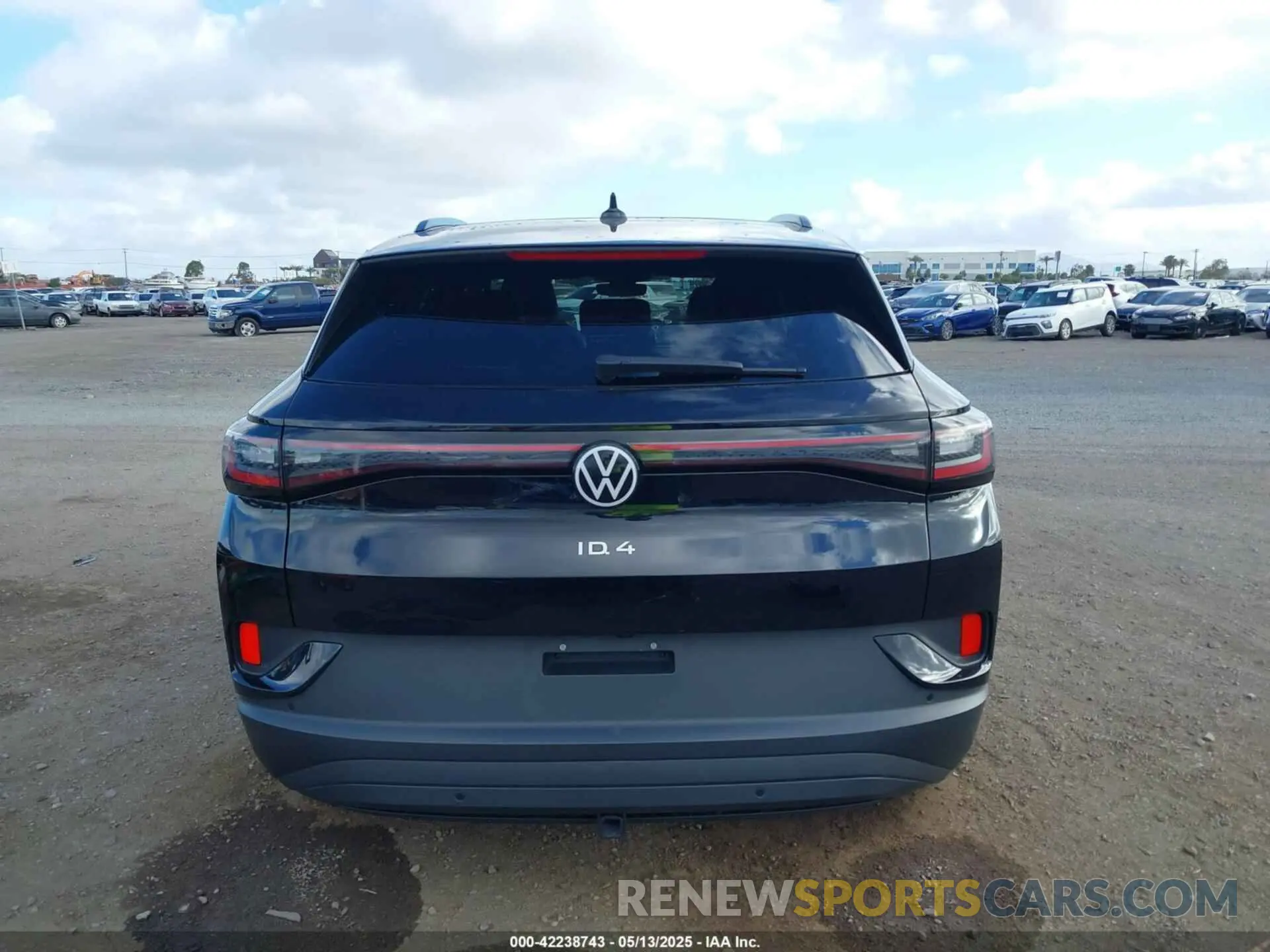 16 Photograph of a damaged car 1V2WNPE80PC044543 VOLKSWAGEN ID.4 2023