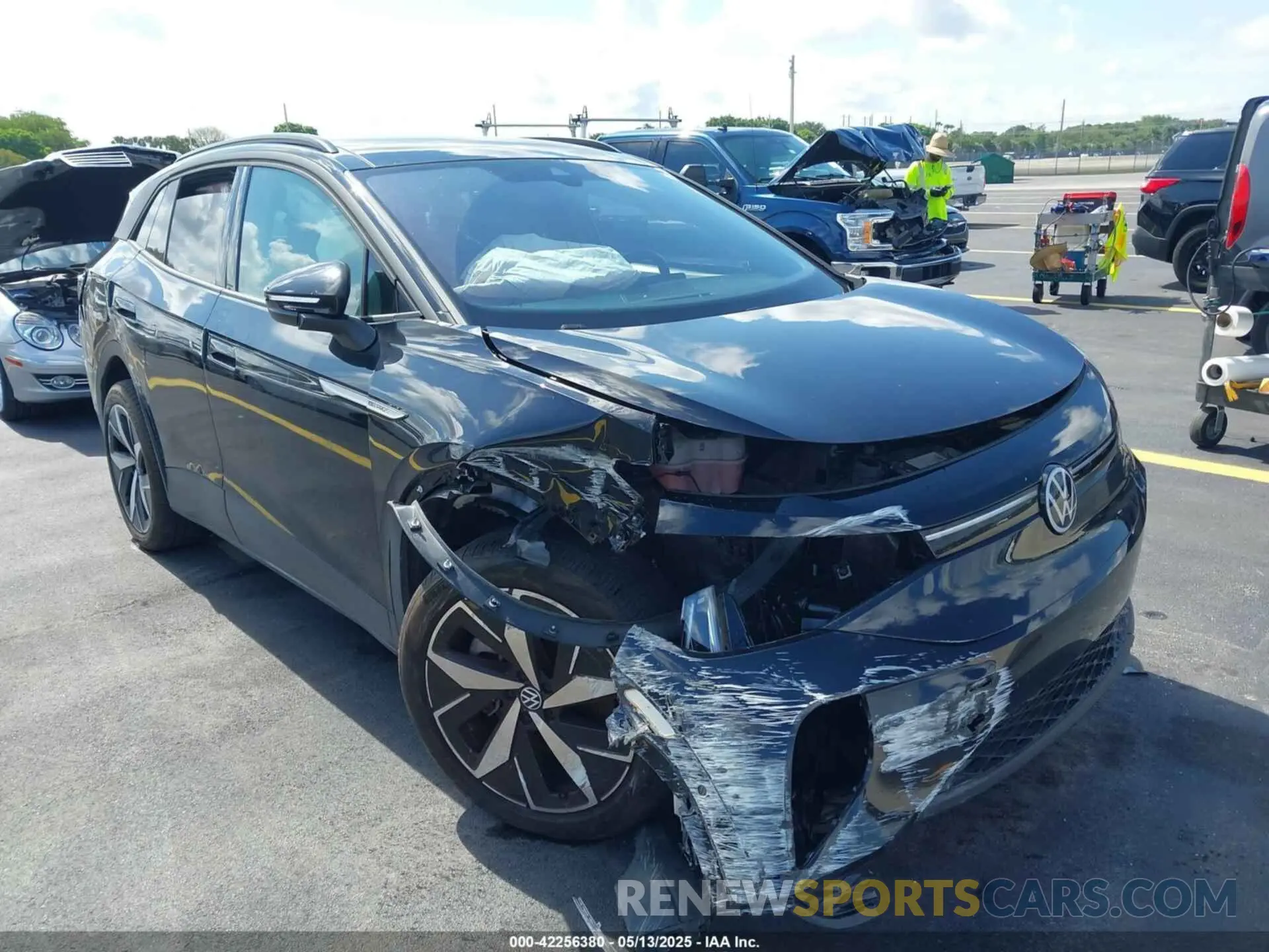 6 Photograph of a damaged car 1V2WNPE81PC051291 VOLKSWAGEN ID.4 2023