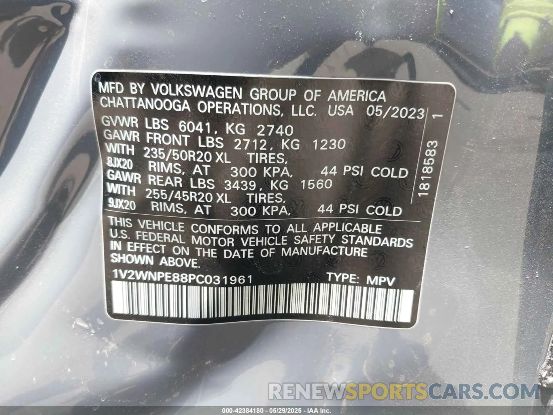 9 Photograph of a damaged car 1V2WNPE88PC031961 VOLKSWAGEN ID.4 2023
