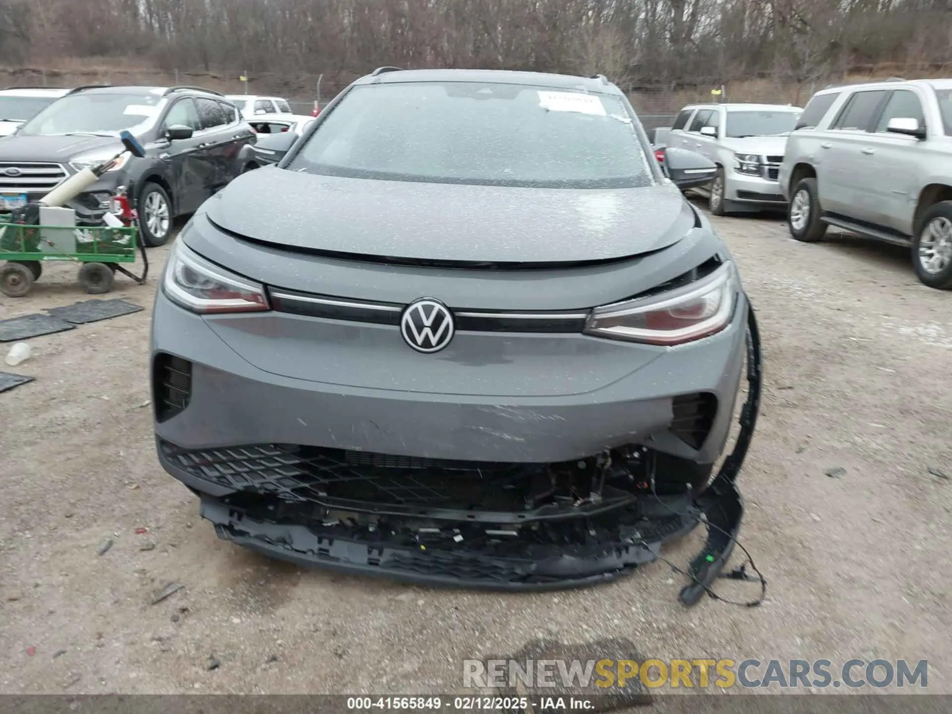 12 Photograph of a damaged car 1V25MPE82RC007219 VOLKSWAGEN ID.4 2024