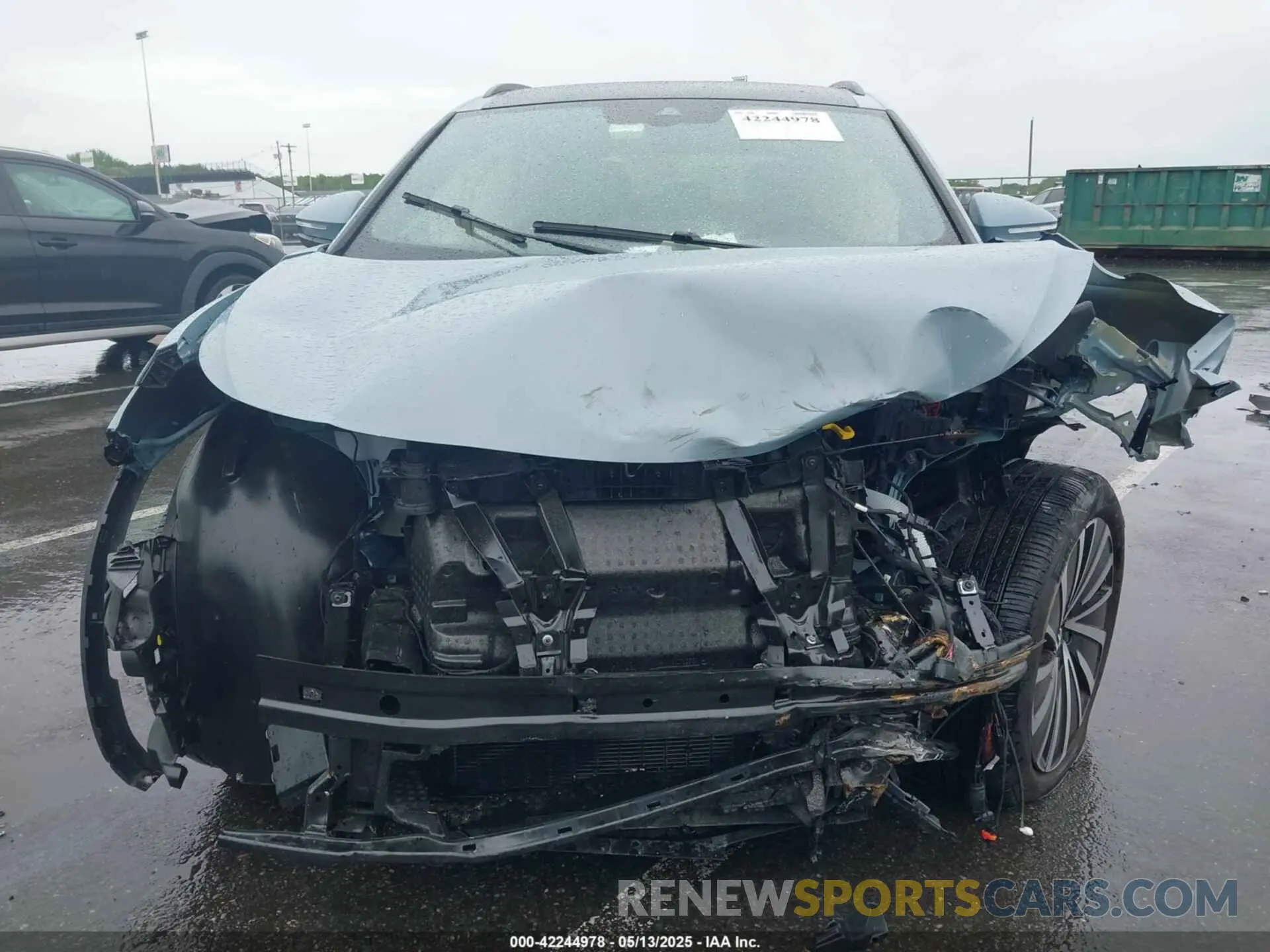 6 Photograph of a damaged car 1V25MPE82RC013084 VOLKSWAGEN ID.4 2024