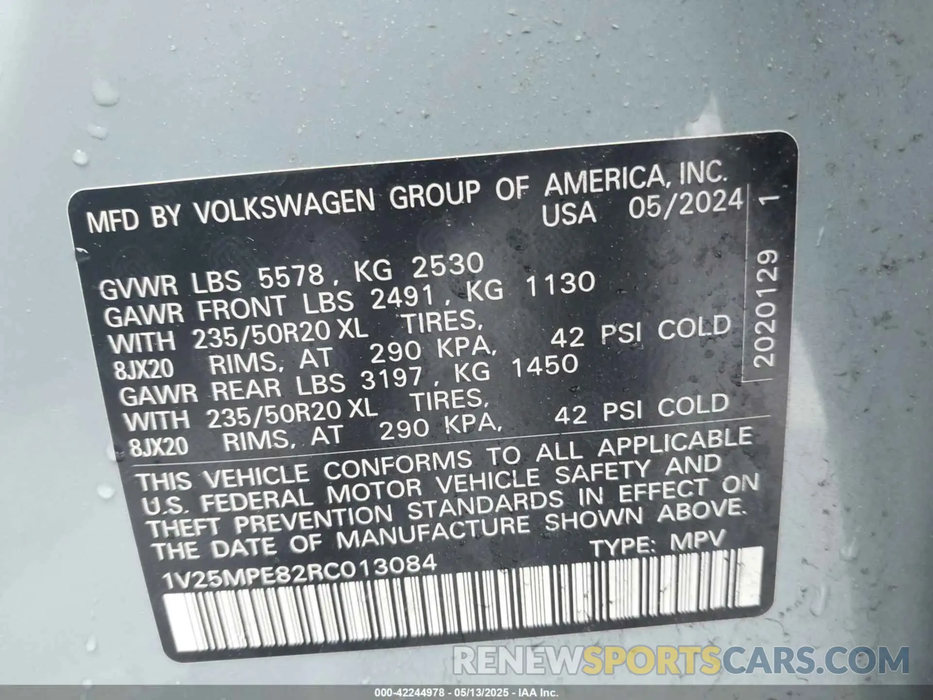 9 Photograph of a damaged car 1V25MPE82RC013084 VOLKSWAGEN ID.4 2024