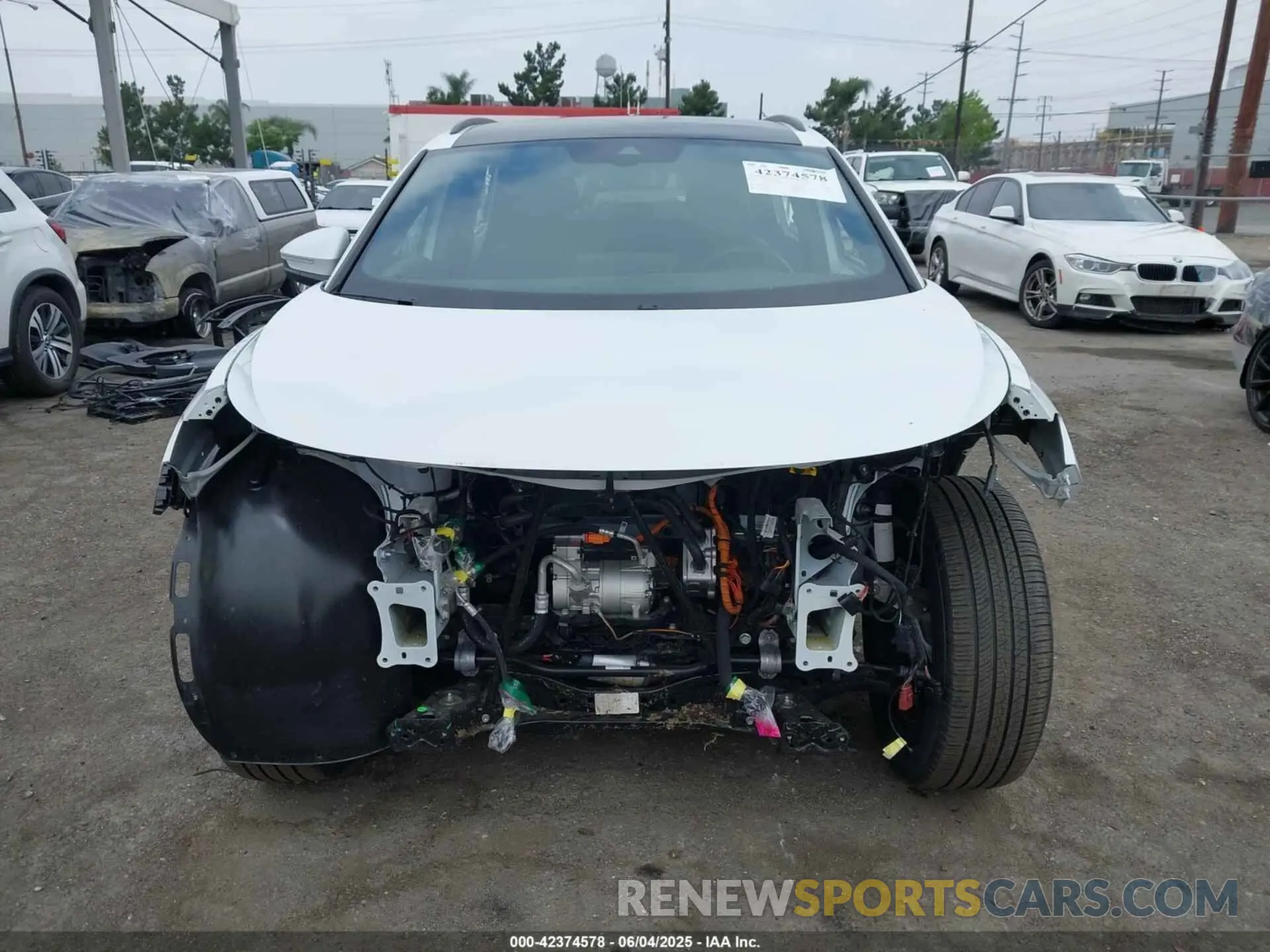 12 Photograph of a damaged car 1V25MPE85RC017145 VOLKSWAGEN ID.4 2024