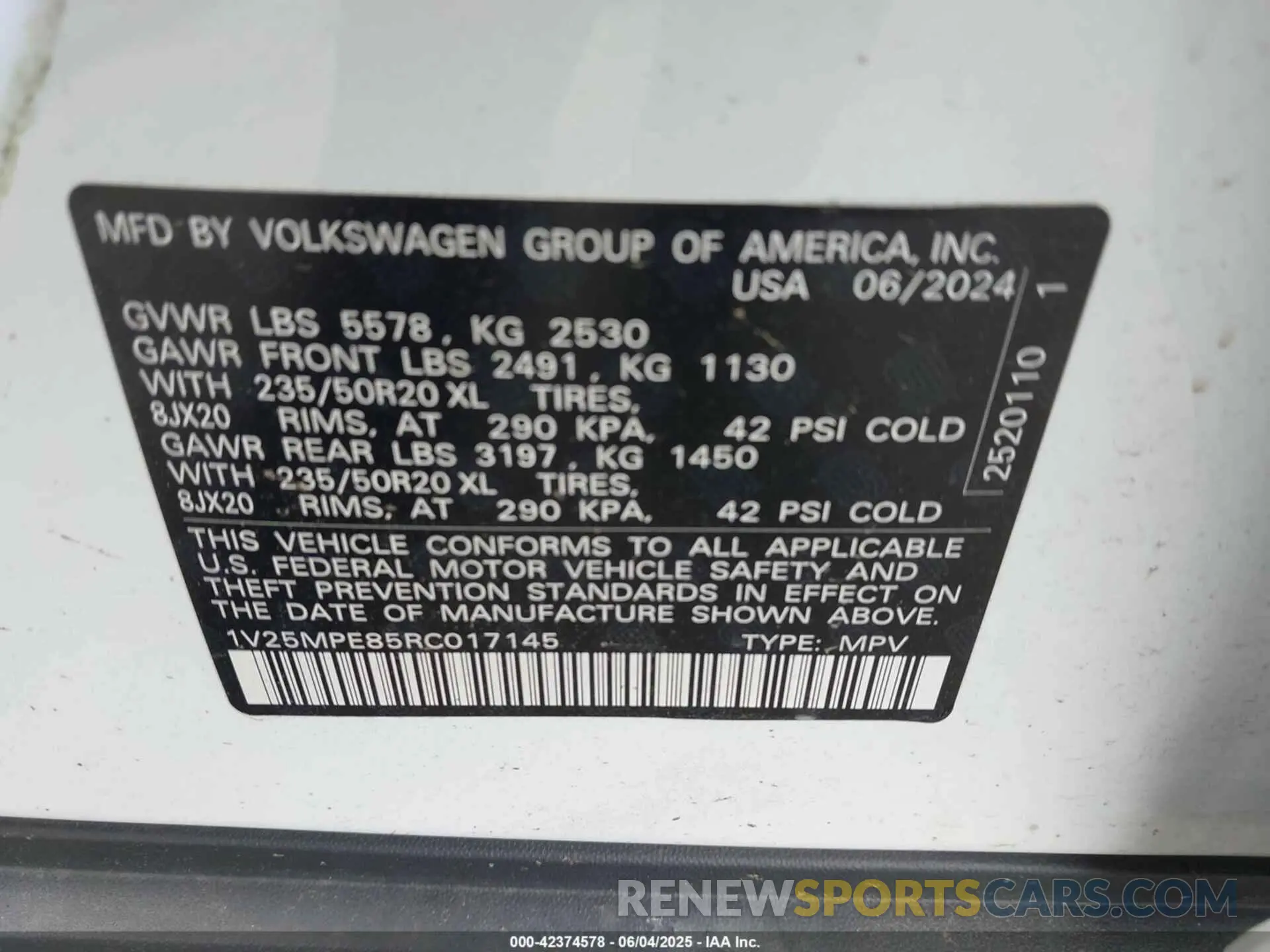 9 Photograph of a damaged car 1V25MPE85RC017145 VOLKSWAGEN ID.4 2024