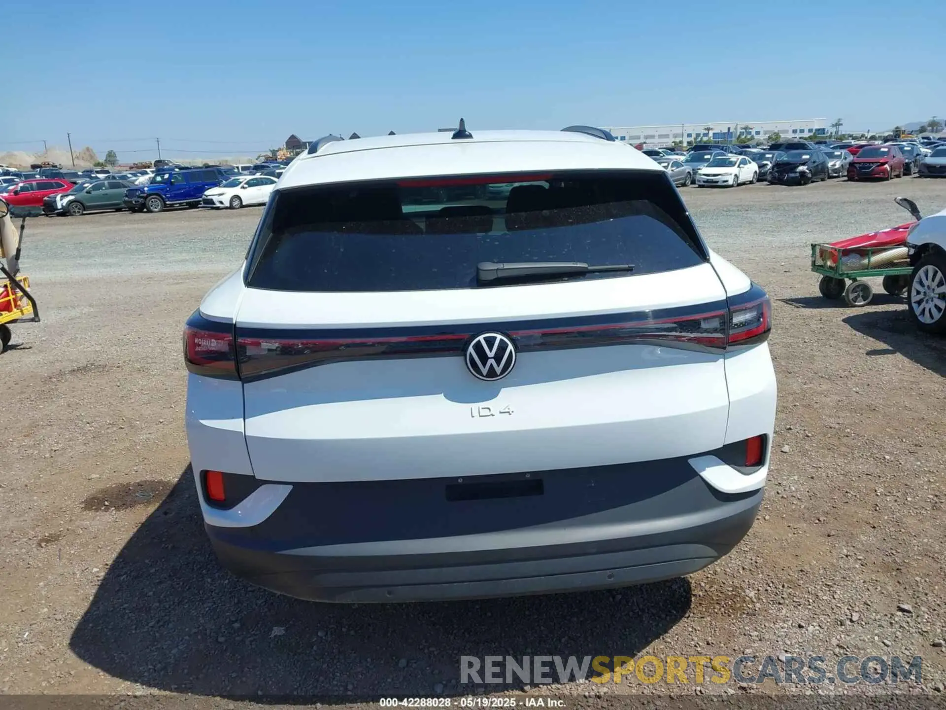 17 Photograph of a damaged car 1V2BMPE85RC009551 VOLKSWAGEN ID.4 2024