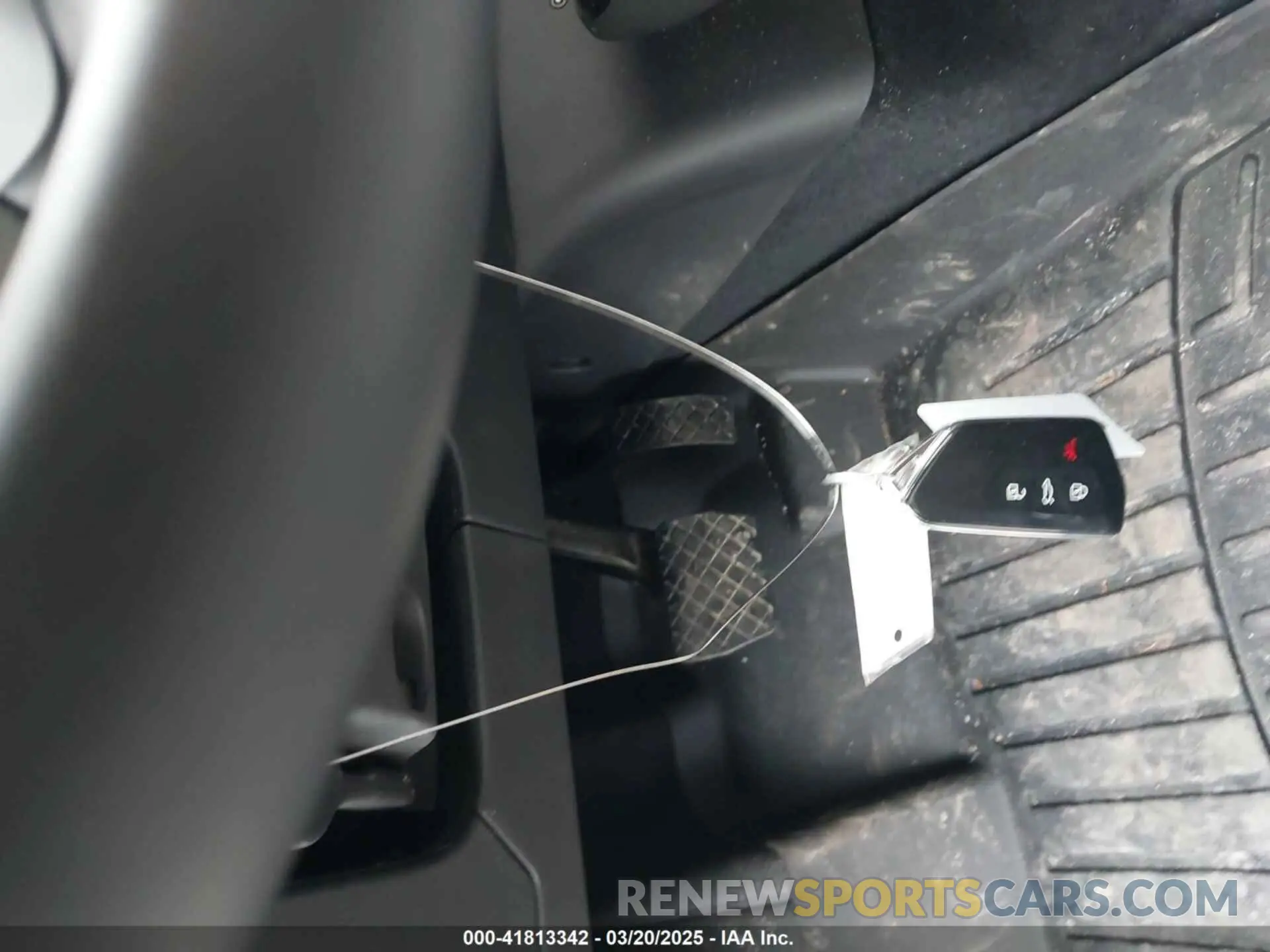 11 Photograph of a damaged car 1V2BMPE85RC017407 VOLKSWAGEN ID.4 2024
