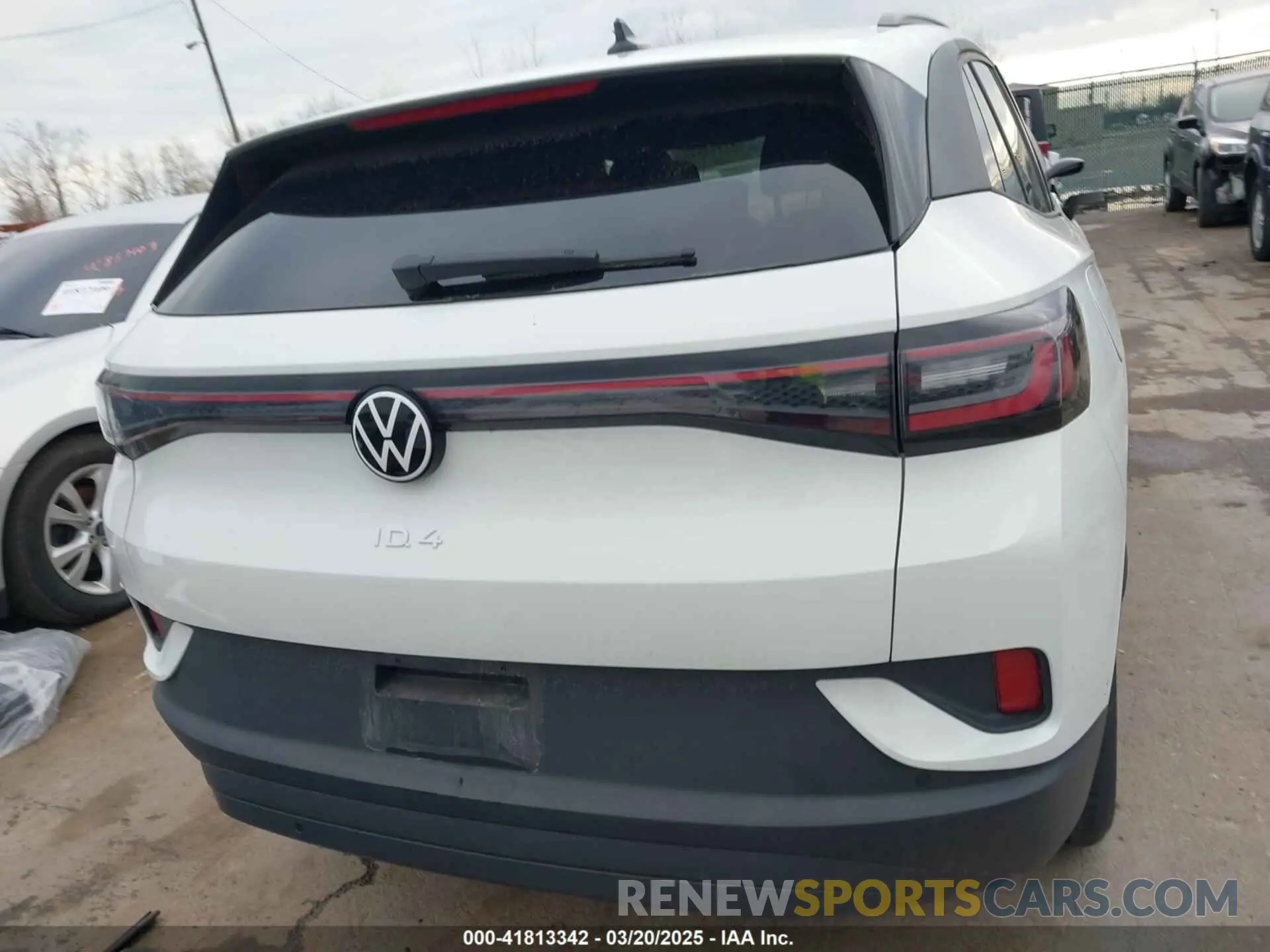 16 Photograph of a damaged car 1V2BMPE85RC017407 VOLKSWAGEN ID.4 2024
