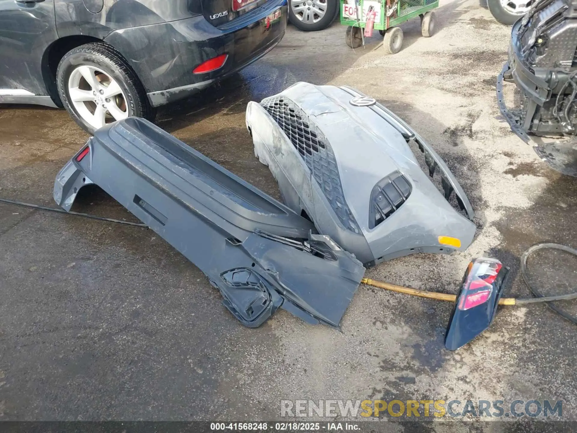 12 Photograph of a damaged car 1V2BMPE87RC005176 VOLKSWAGEN ID.4 2024