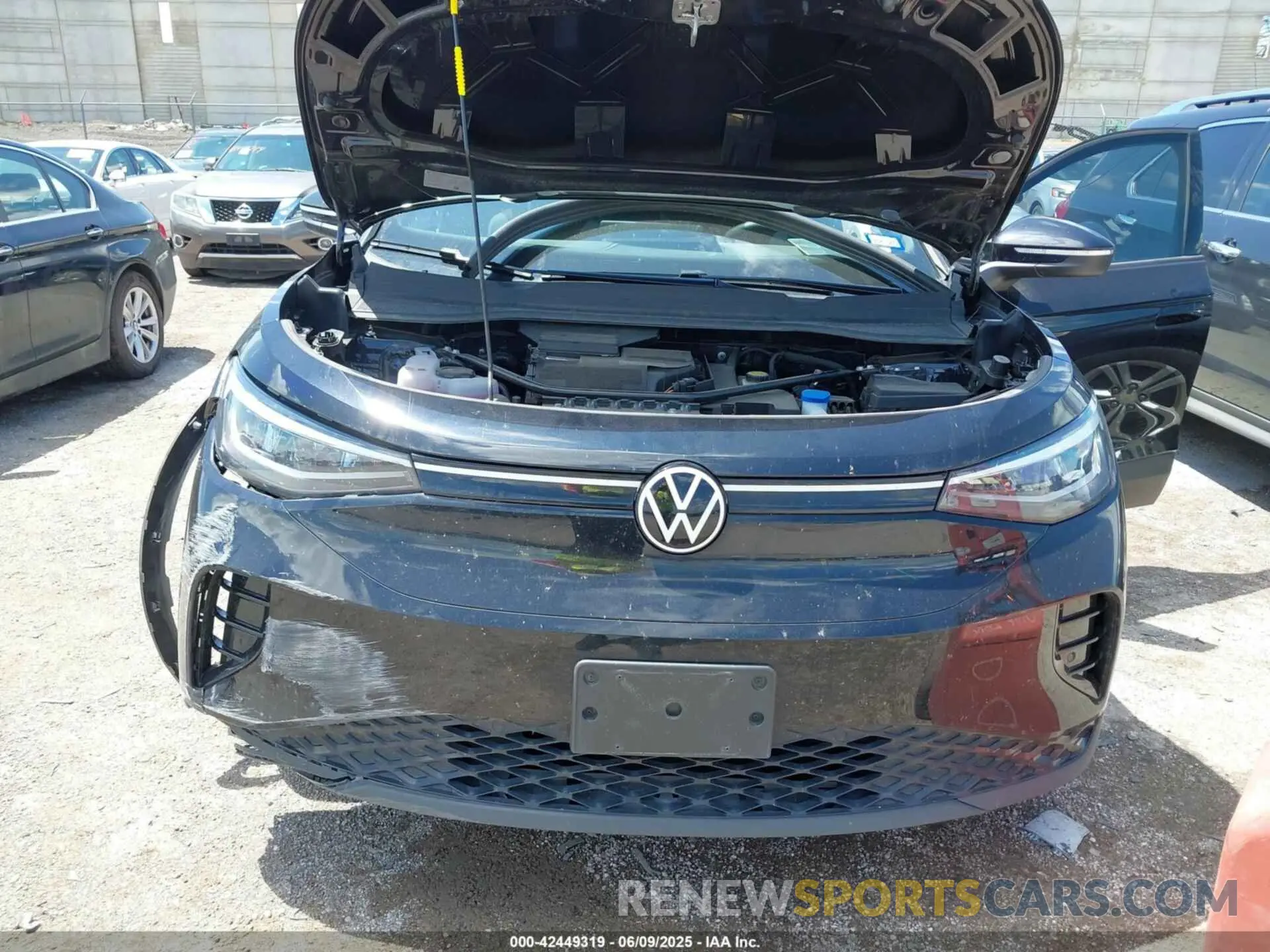 12 Photograph of a damaged car 1V2BMPE88RC003968 VOLKSWAGEN ID.4 2024