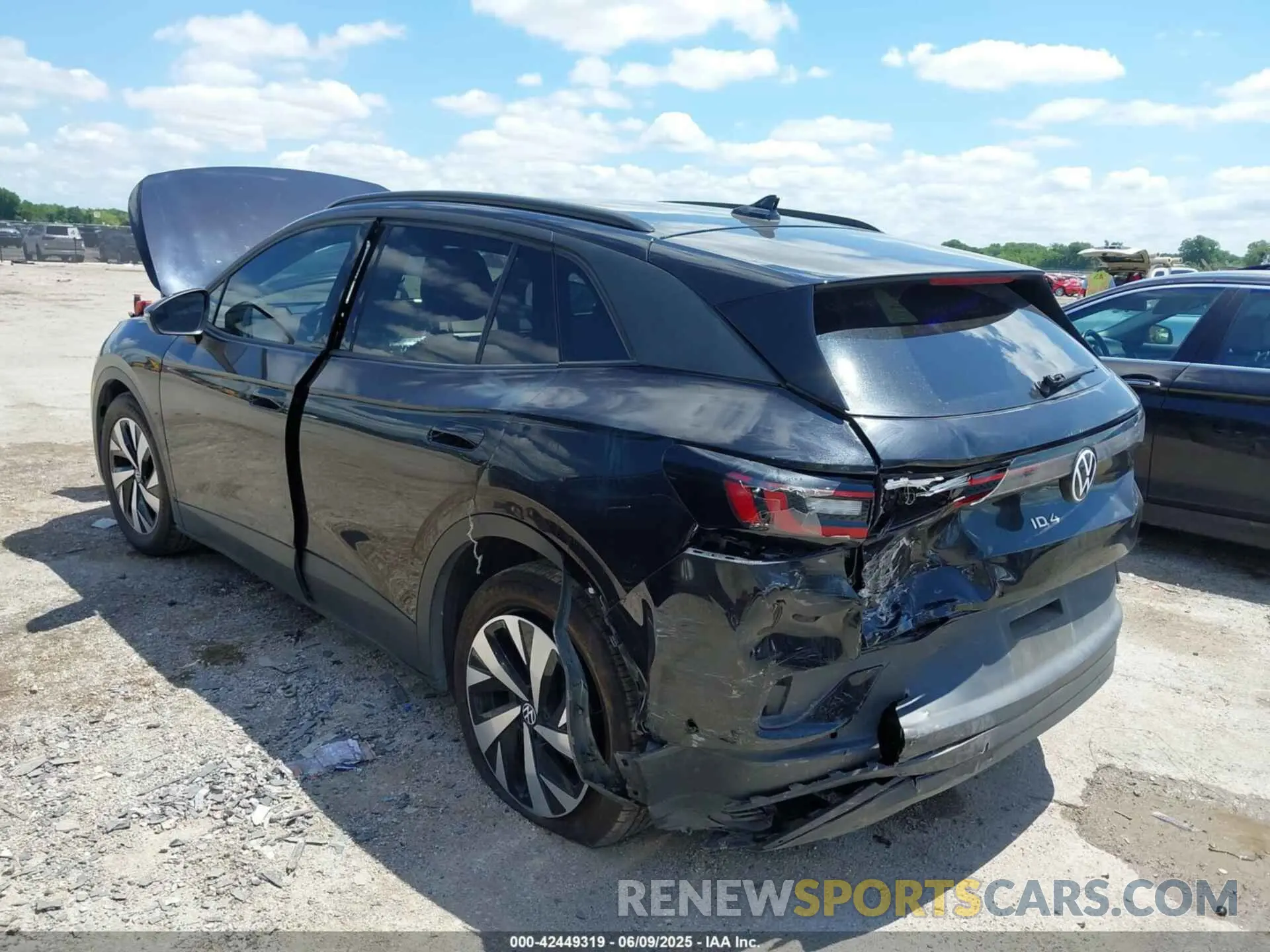 3 Photograph of a damaged car 1V2BMPE88RC003968 VOLKSWAGEN ID.4 2024