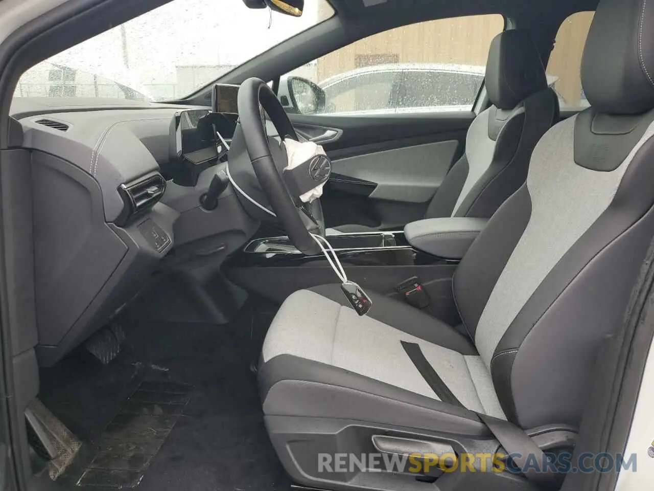 7 Photograph of a damaged car 1V2BMPE88RC015554 VOLKSWAGEN ID.4 2024