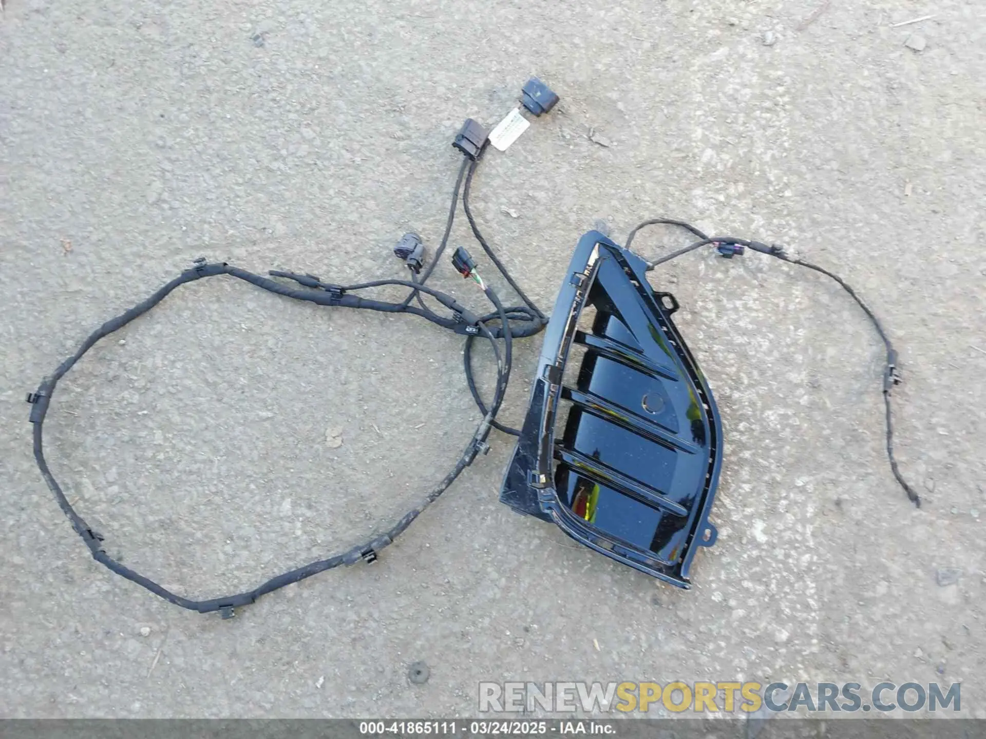 12 Photograph of a damaged car 1V2BMPE89RC007706 VOLKSWAGEN ID.4 2024