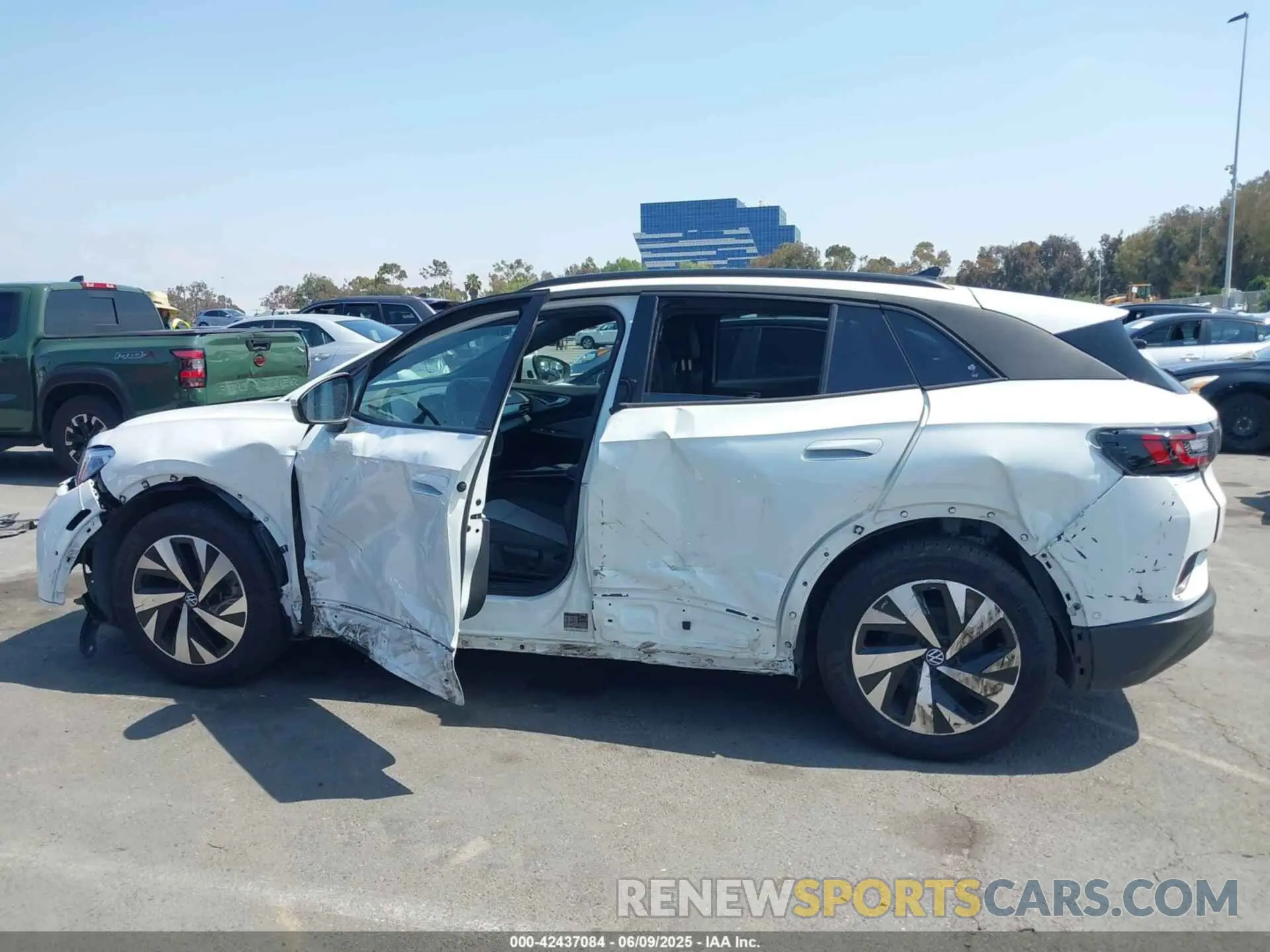 20 Photograph of a damaged car 1V2BMPE8XRC006824 VOLKSWAGEN ID.4 2024