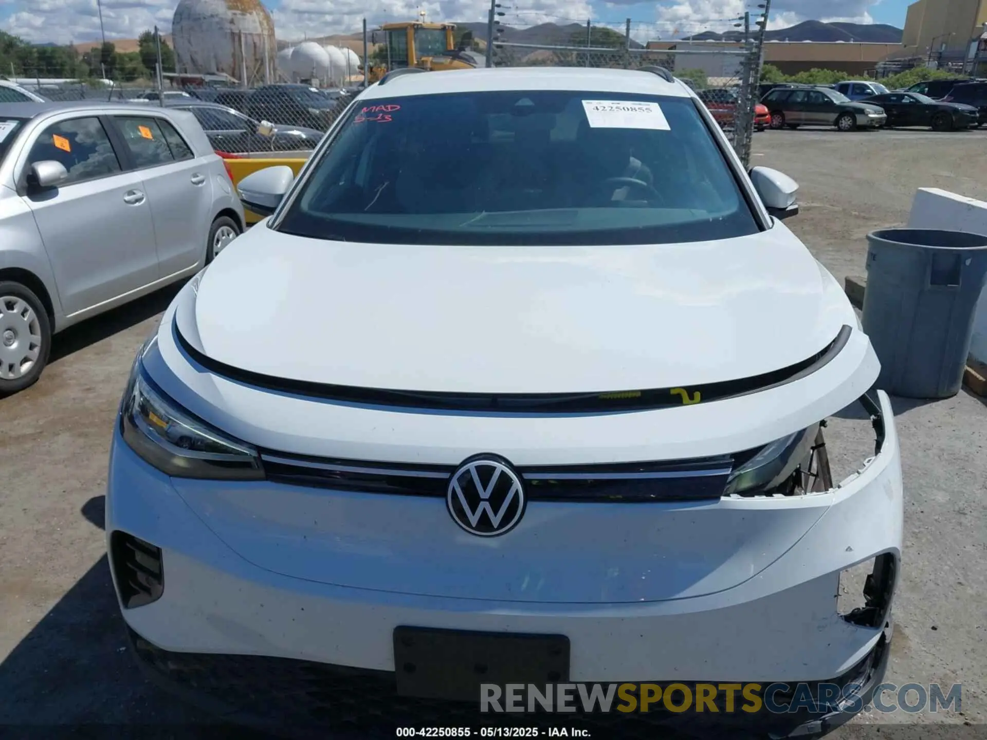 12 Photograph of a damaged car 1V2CRPE83RC000417 VOLKSWAGEN ID.4 2024