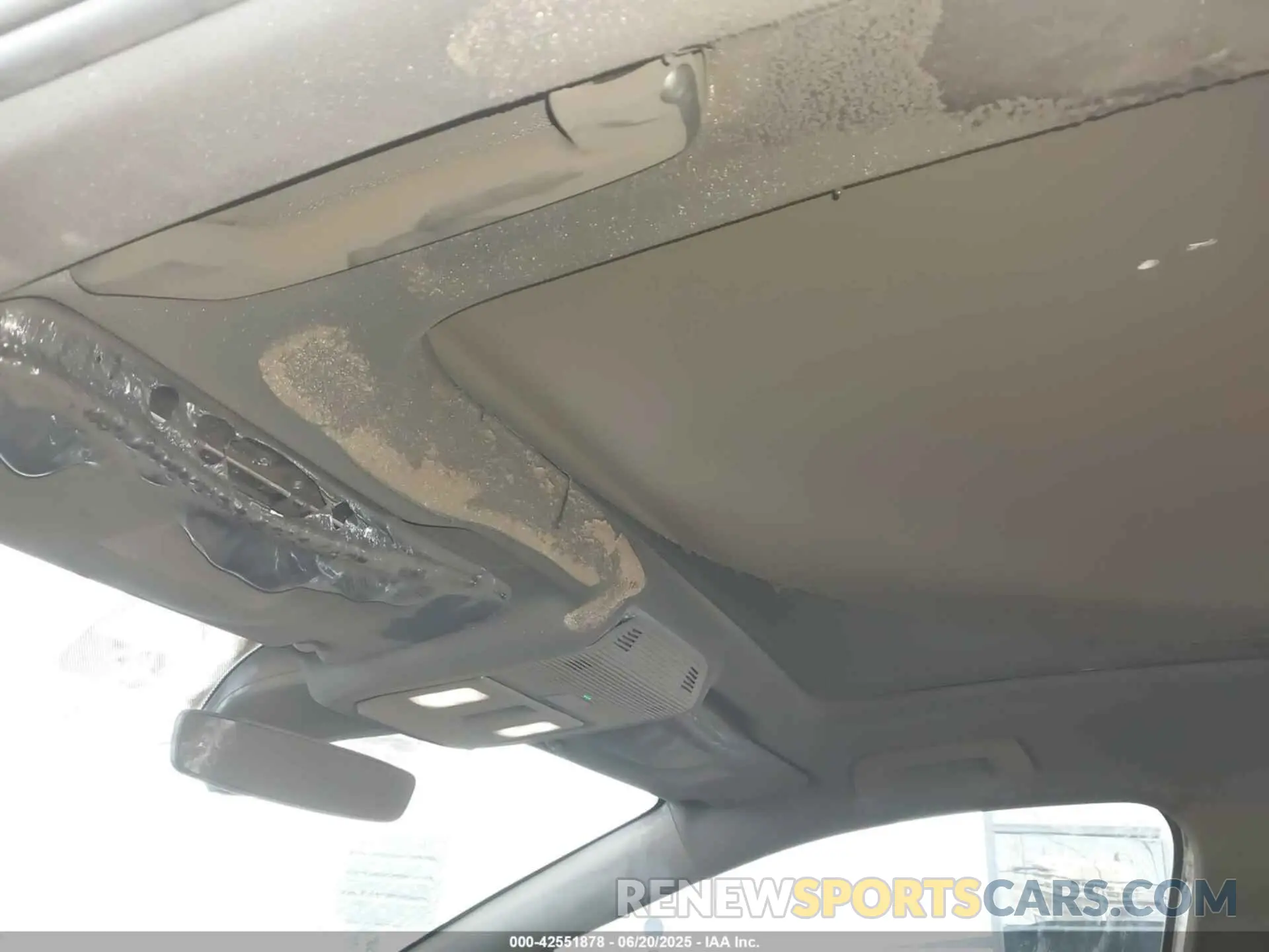 14 Photograph of a damaged car 1V2WSPE80RC003129 VOLKSWAGEN ID.4 2024