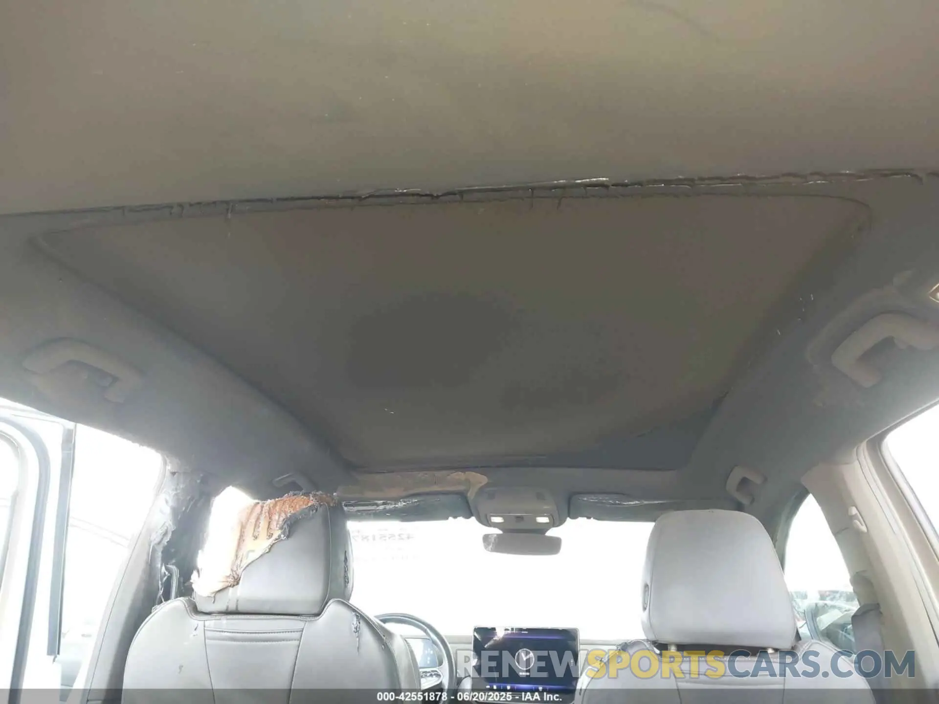 16 Photograph of a damaged car 1V2WSPE80RC003129 VOLKSWAGEN ID.4 2024