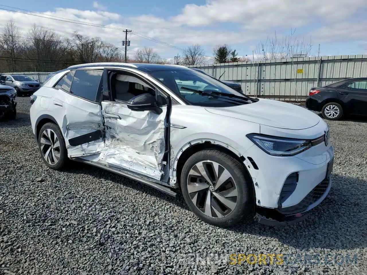 4 Photograph of a damaged car WVGDMPE28MP008011 VOLKSWAGEN ID.4 FIRST 2021