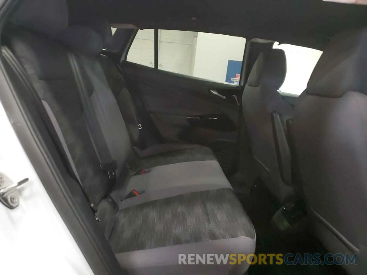 11 Photograph of a damaged car WVGJNPE27NP039994 VOLKSWAGEN ID.4 PRO 2022