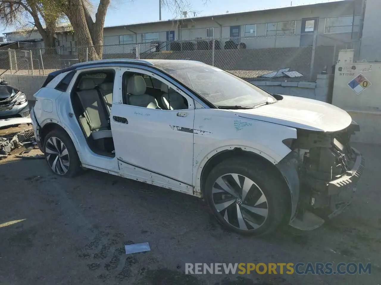 4 Photograph of a damaged car WVGUNPE27NP050894 VOLKSWAGEN ID.4 PRO S 2022