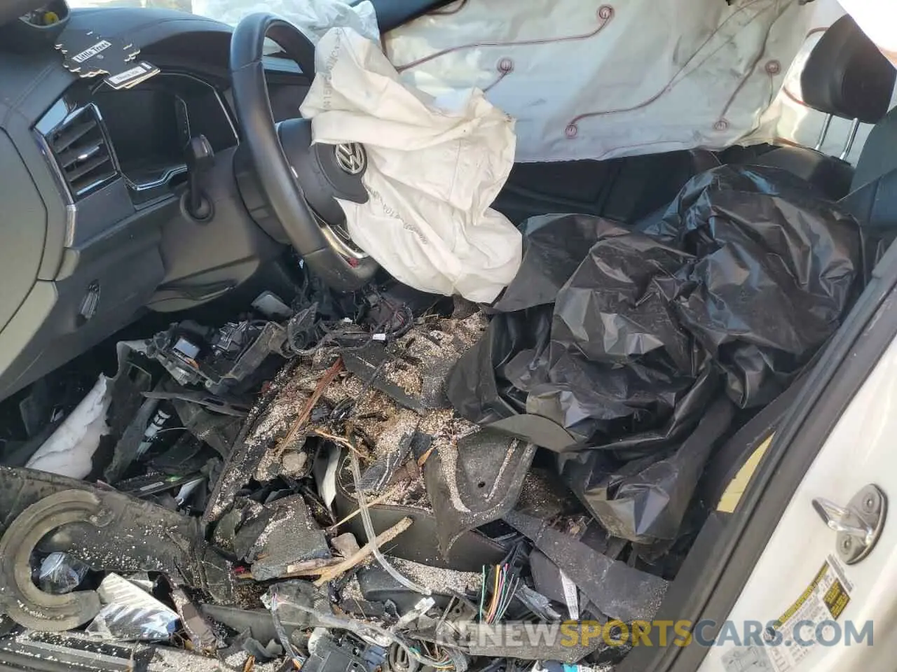 7 Photograph of a damaged car 3VW5T7BU6KM240334 VOLKSWAGEN JETTA 2019