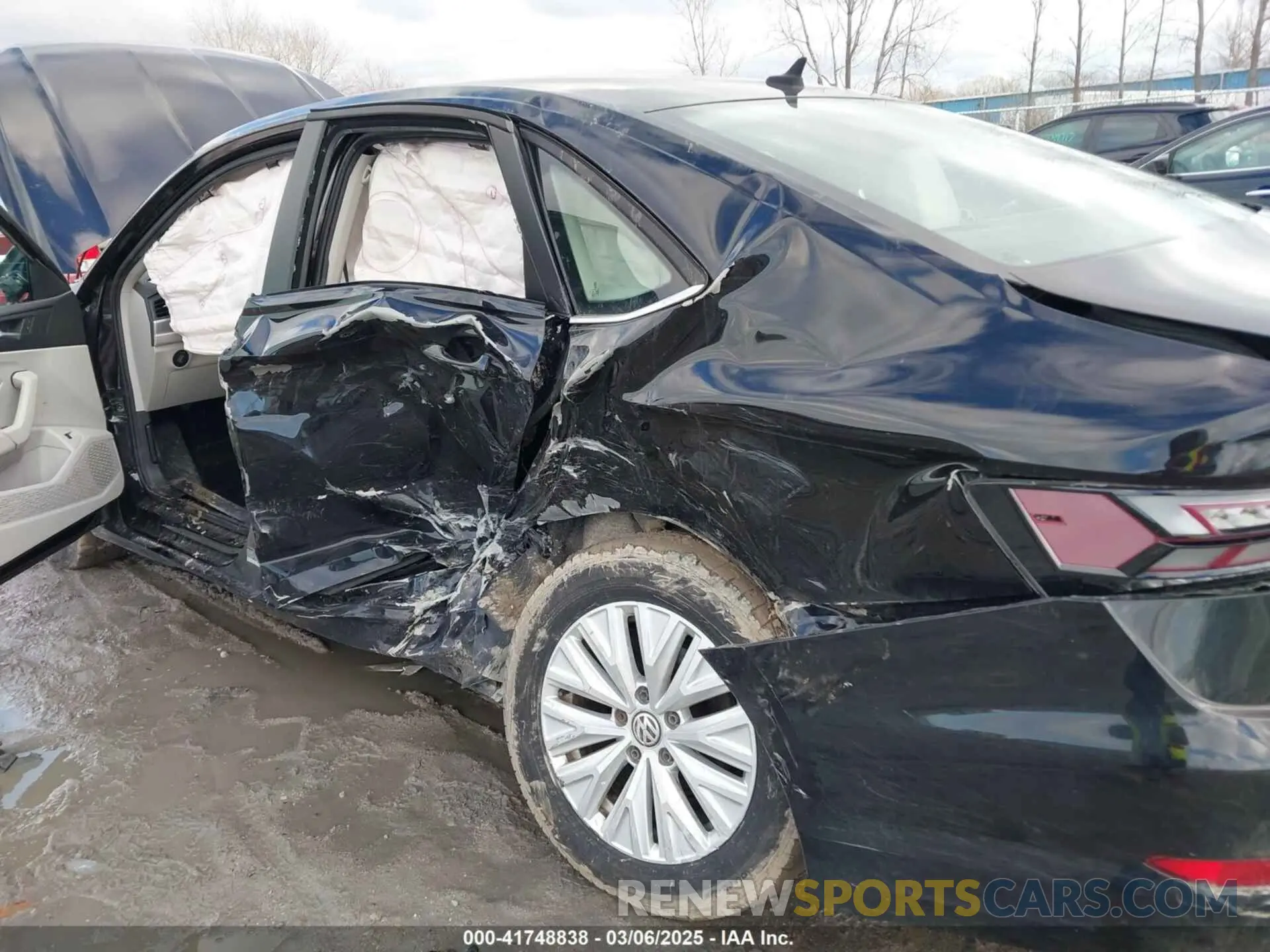 6 Photograph of a damaged car 3VWC57BU0KM060686 VOLKSWAGEN JETTA 2019