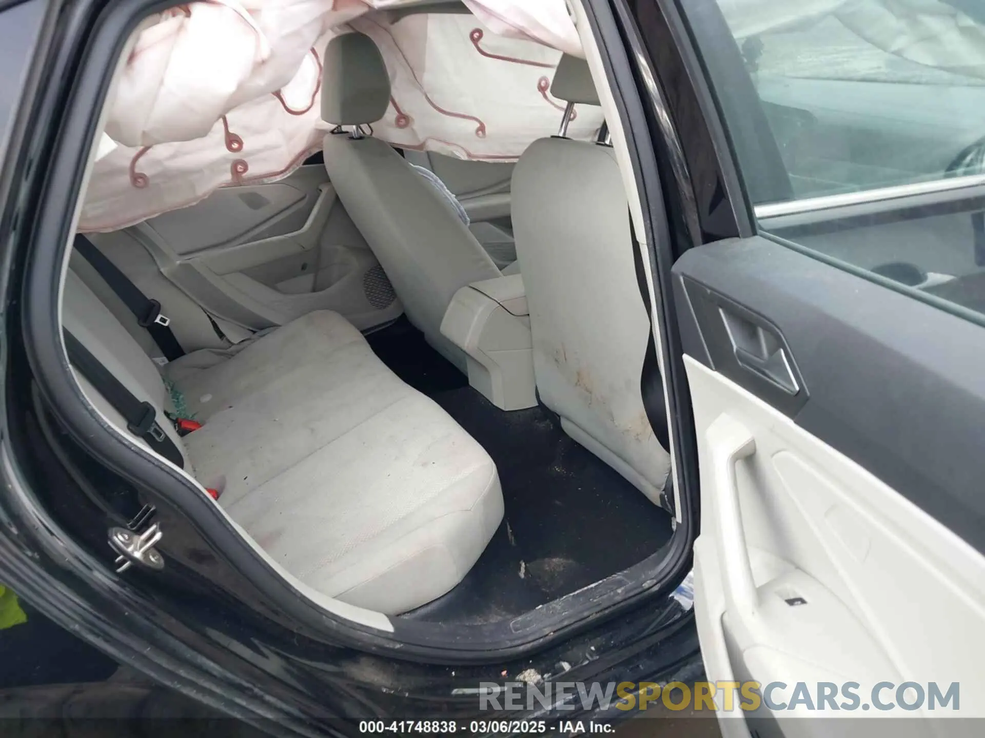 8 Photograph of a damaged car 3VWC57BU0KM060686 VOLKSWAGEN JETTA 2019