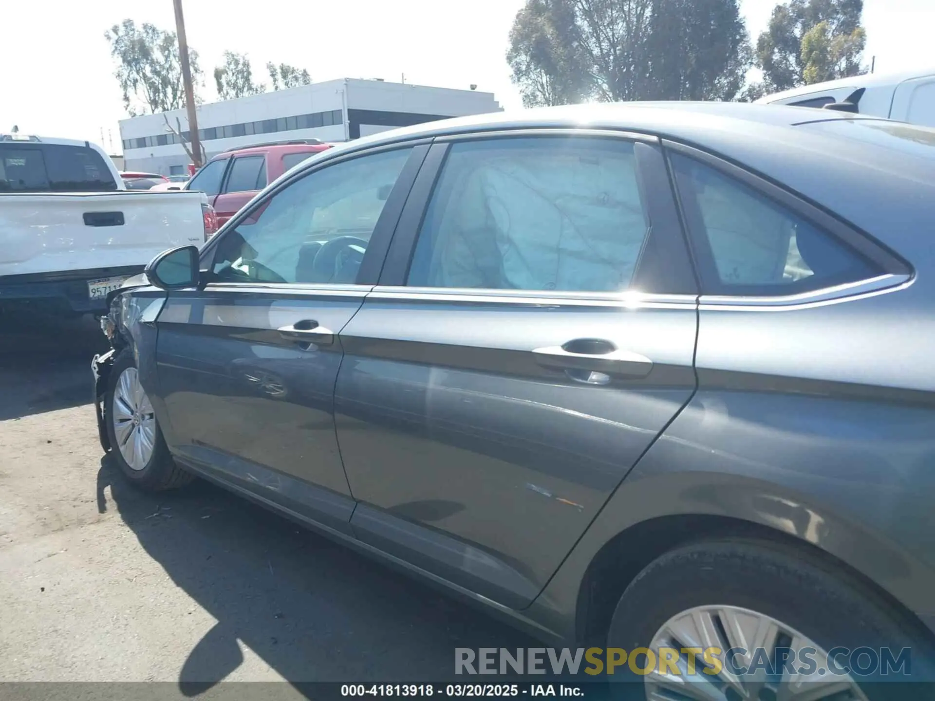14 Photograph of a damaged car 3VWC57BU0KM065712 VOLKSWAGEN JETTA 2019