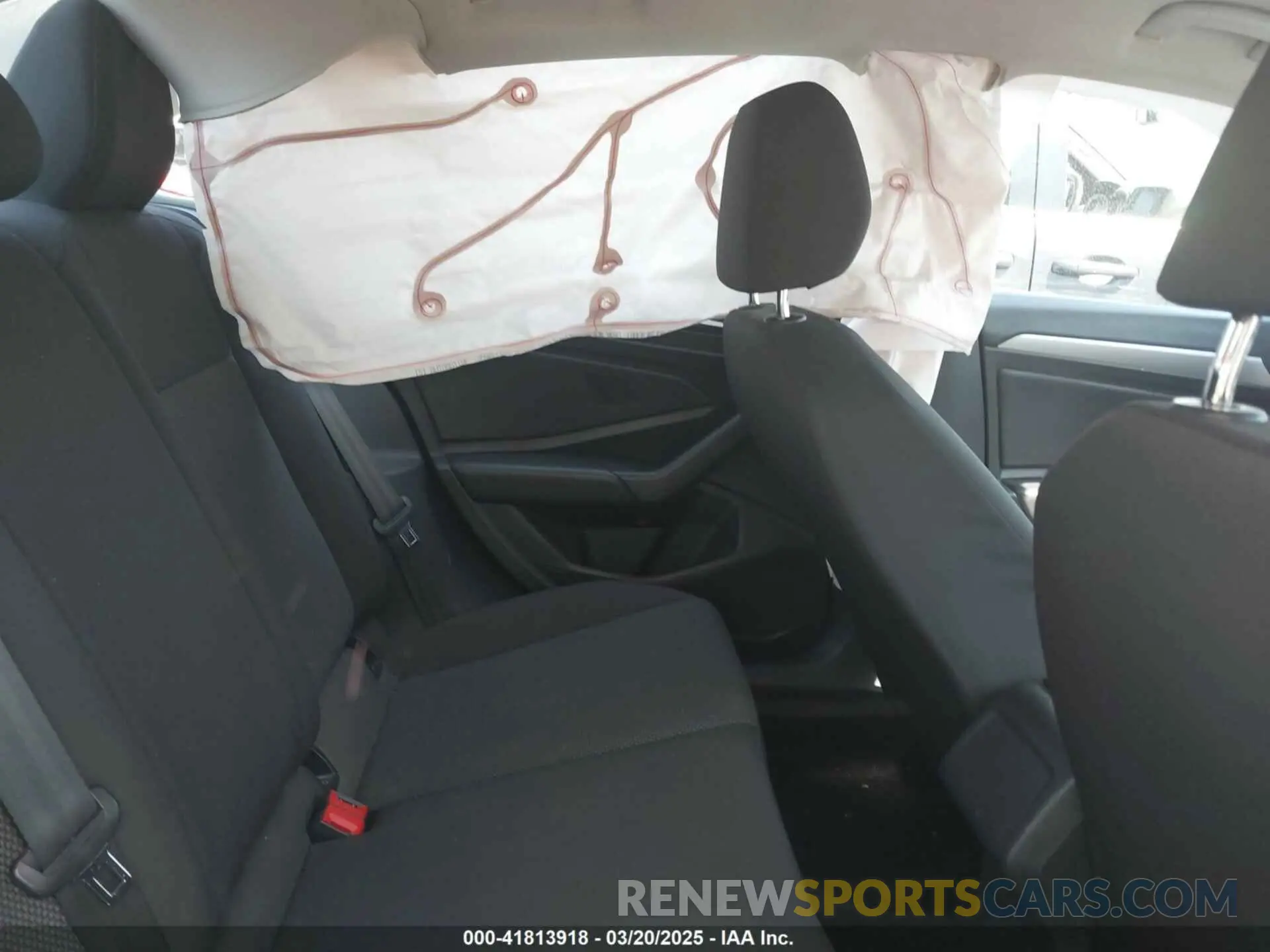 8 Photograph of a damaged car 3VWC57BU0KM065712 VOLKSWAGEN JETTA 2019