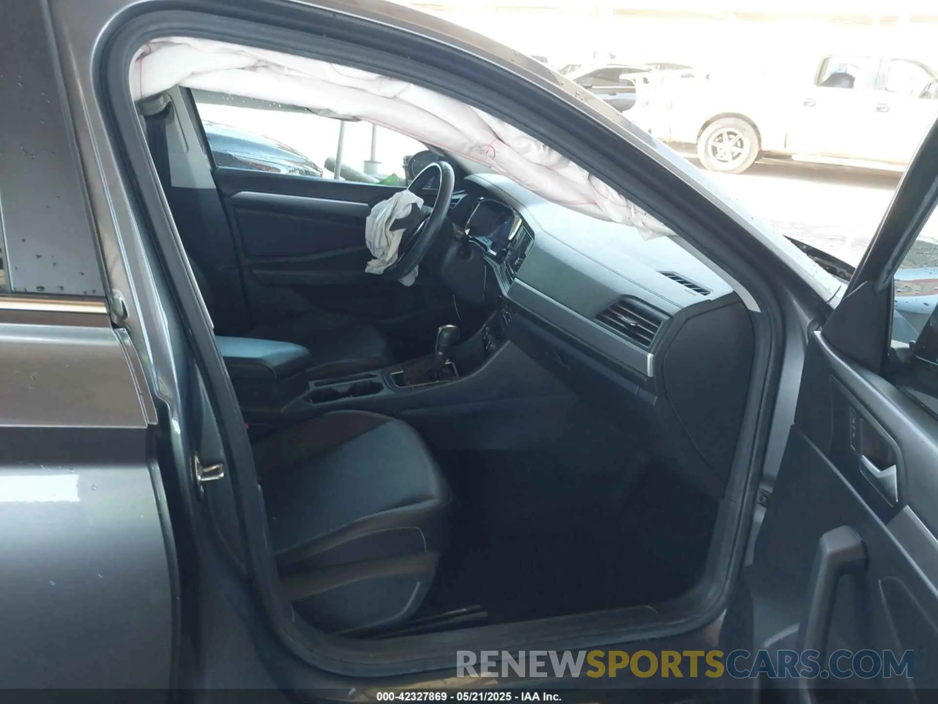 5 Photograph of a damaged car 3VWC57BU0KM102323 VOLKSWAGEN JETTA 2019