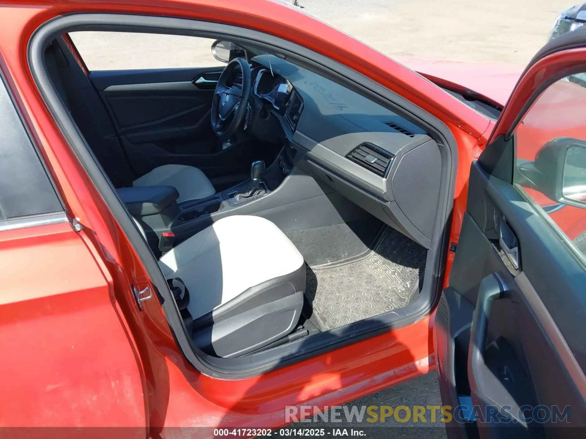 5 Photograph of a damaged car 3VWC57BU0KM109059 VOLKSWAGEN JETTA 2019