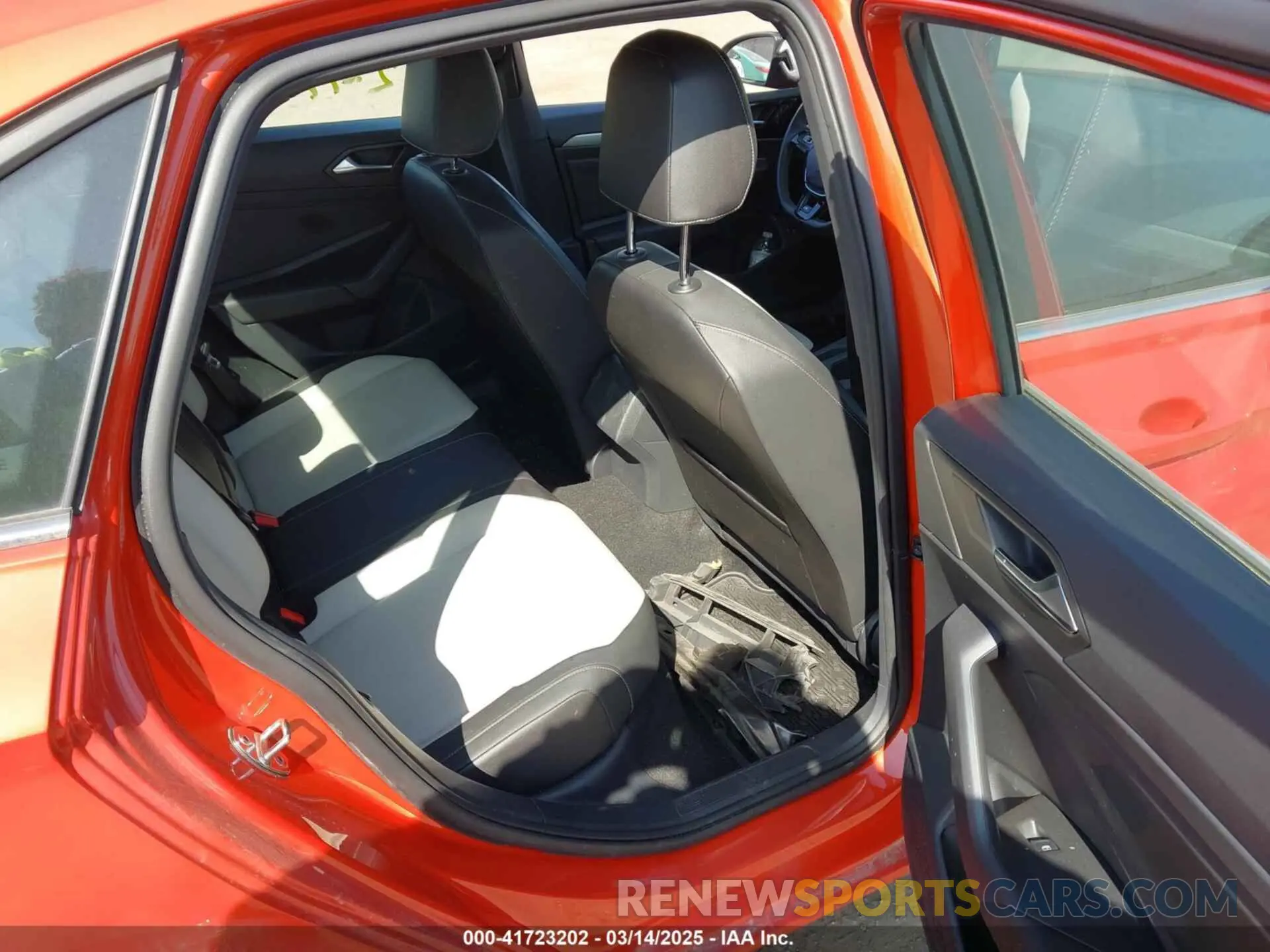 8 Photograph of a damaged car 3VWC57BU0KM109059 VOLKSWAGEN JETTA 2019