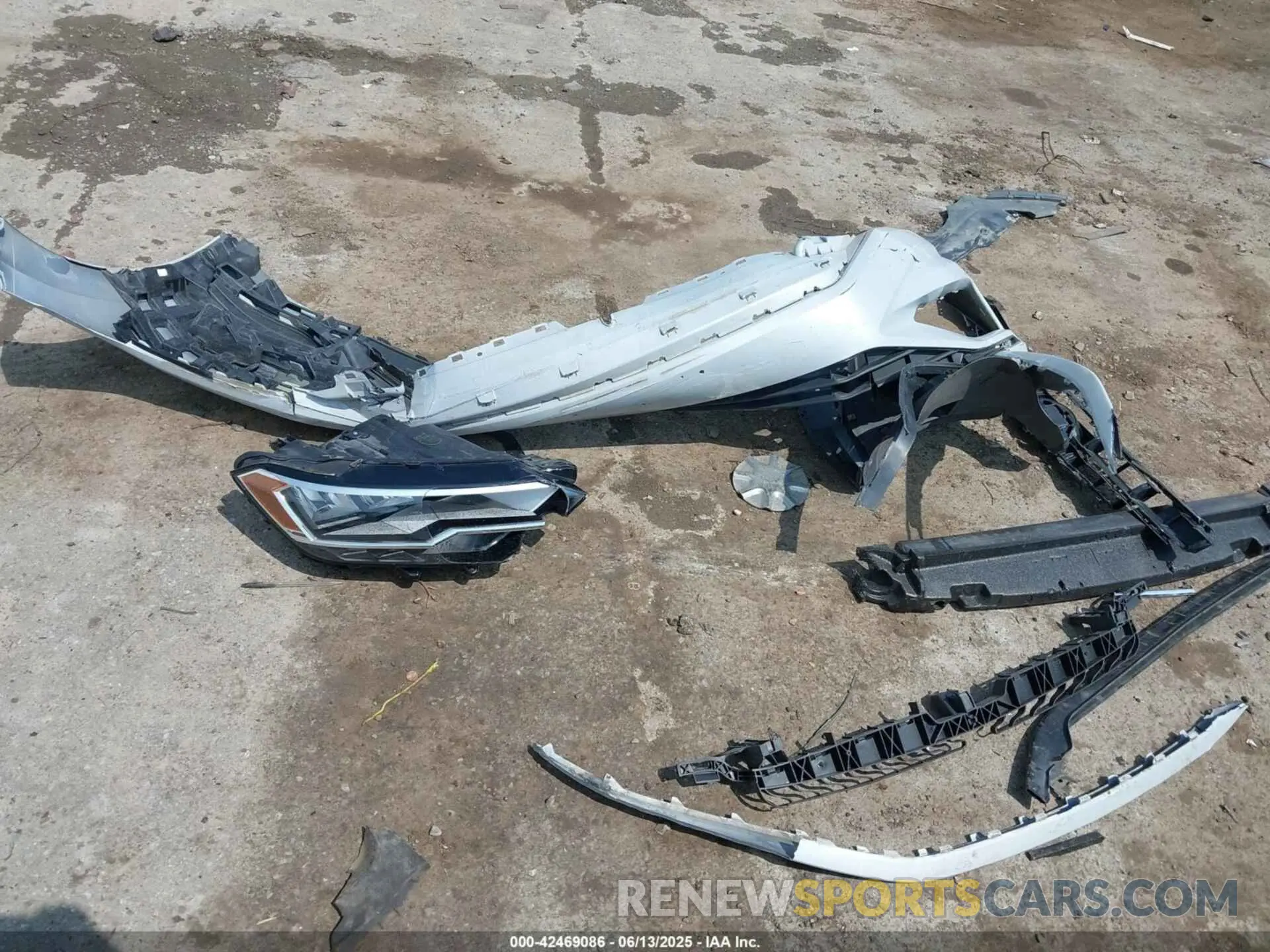 12 Photograph of a damaged car 3VWC57BU0KM139582 VOLKSWAGEN JETTA 2019