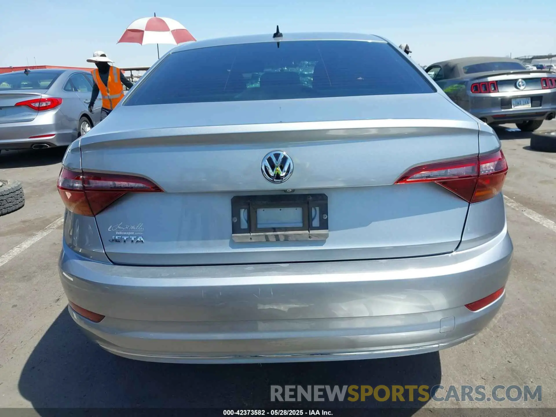 16 Photograph of a damaged car 3VWC57BU0KM208044 VOLKSWAGEN JETTA 2019