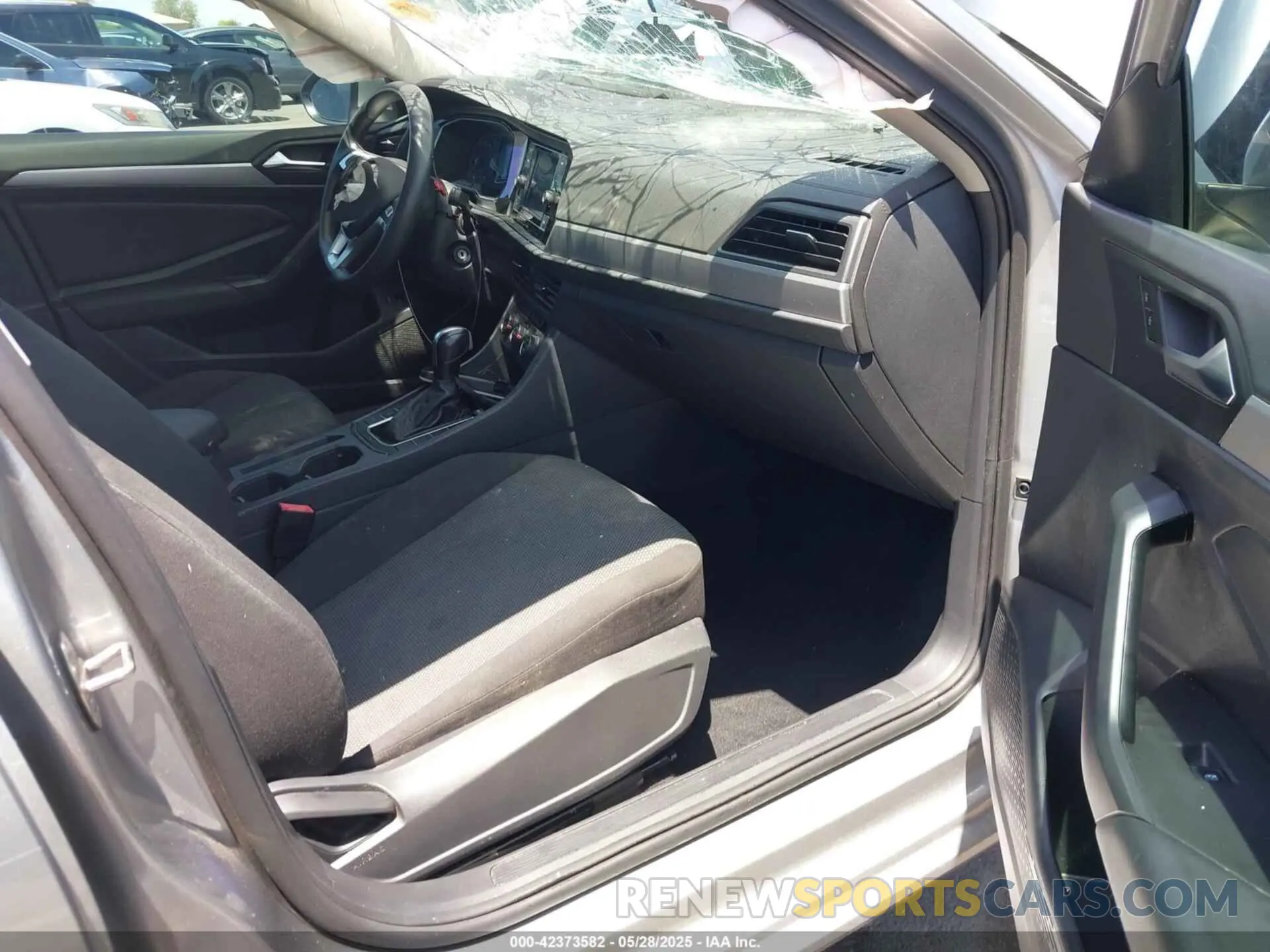 5 Photograph of a damaged car 3VWC57BU0KM208044 VOLKSWAGEN JETTA 2019