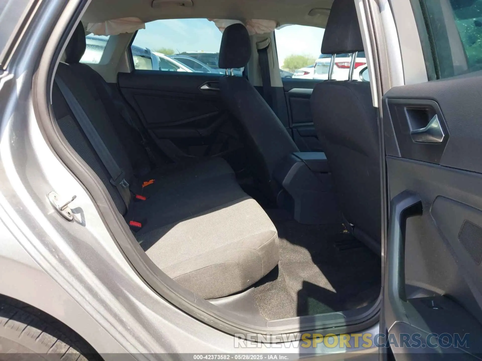 8 Photograph of a damaged car 3VWC57BU0KM208044 VOLKSWAGEN JETTA 2019