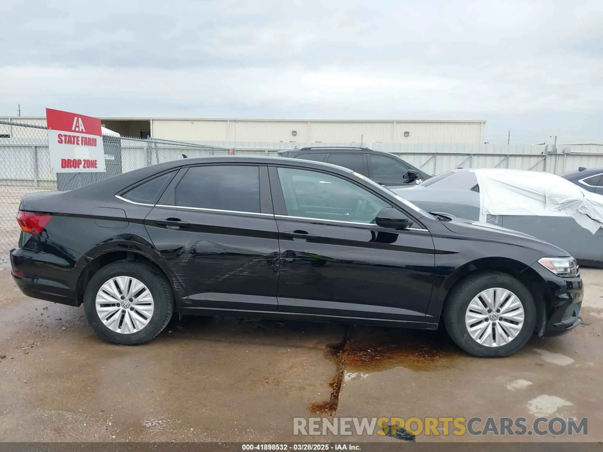 14 Photograph of a damaged car 3VWC57BU1KM033688 VOLKSWAGEN JETTA 2019