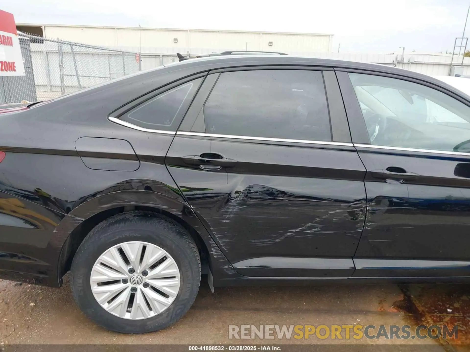 18 Photograph of a damaged car 3VWC57BU1KM033688 VOLKSWAGEN JETTA 2019