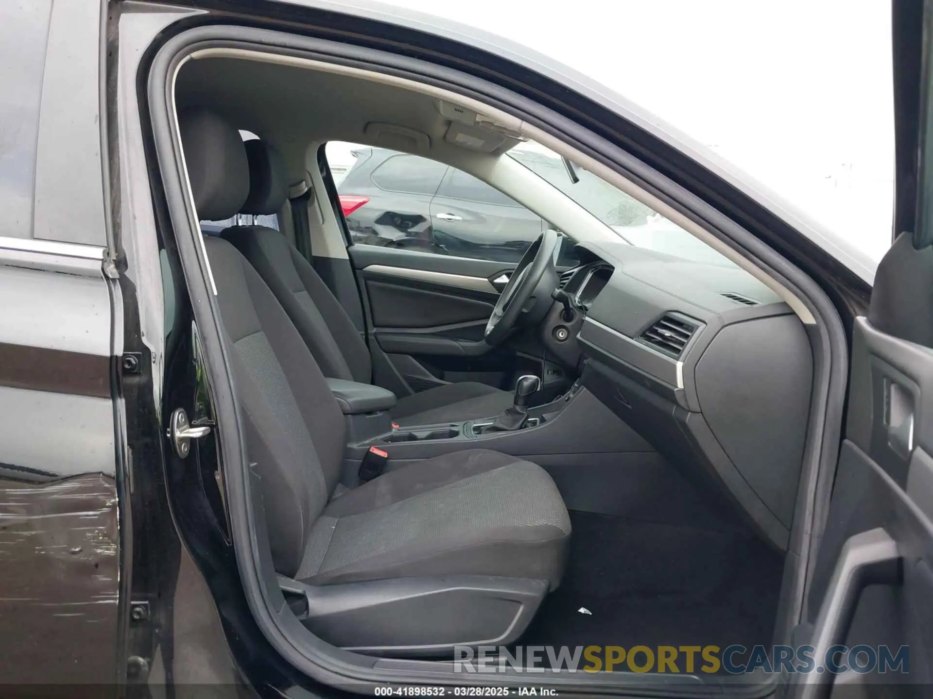 5 Photograph of a damaged car 3VWC57BU1KM033688 VOLKSWAGEN JETTA 2019