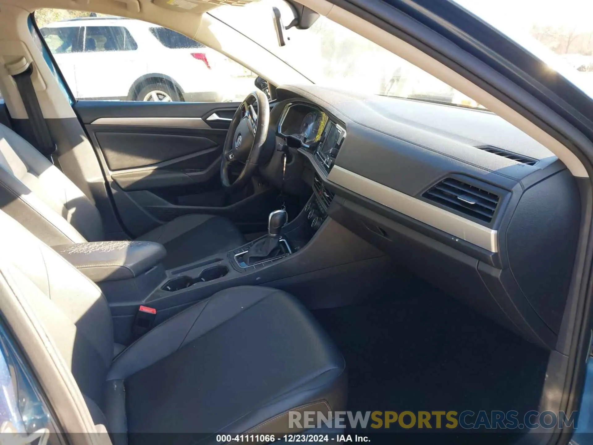 5 Photograph of a damaged car 3VWC57BU1KM051110 VOLKSWAGEN JETTA 2019