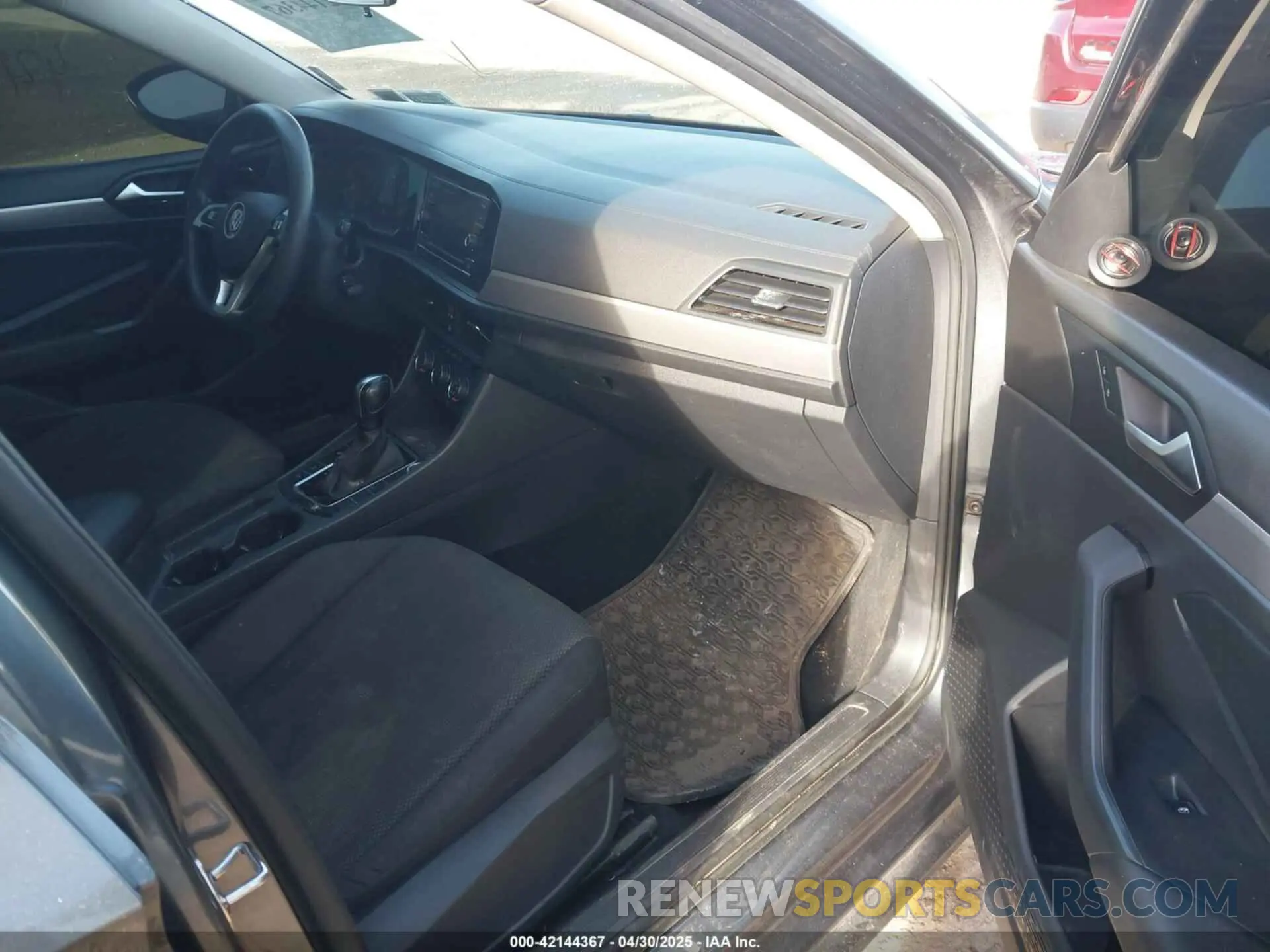 5 Photograph of a damaged car 3VWC57BU1KM053245 VOLKSWAGEN JETTA 2019