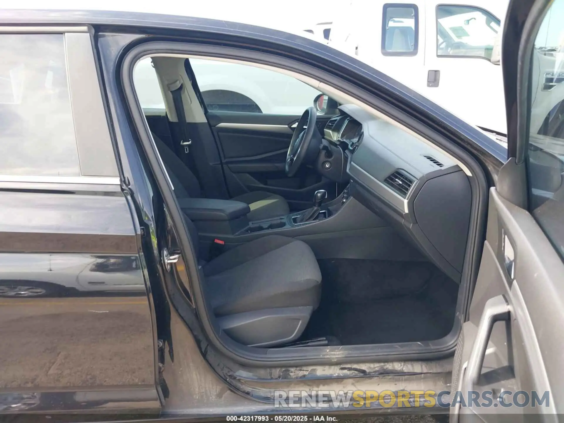 5 Photograph of a damaged car 3VWC57BU1KM056789 VOLKSWAGEN JETTA 2019