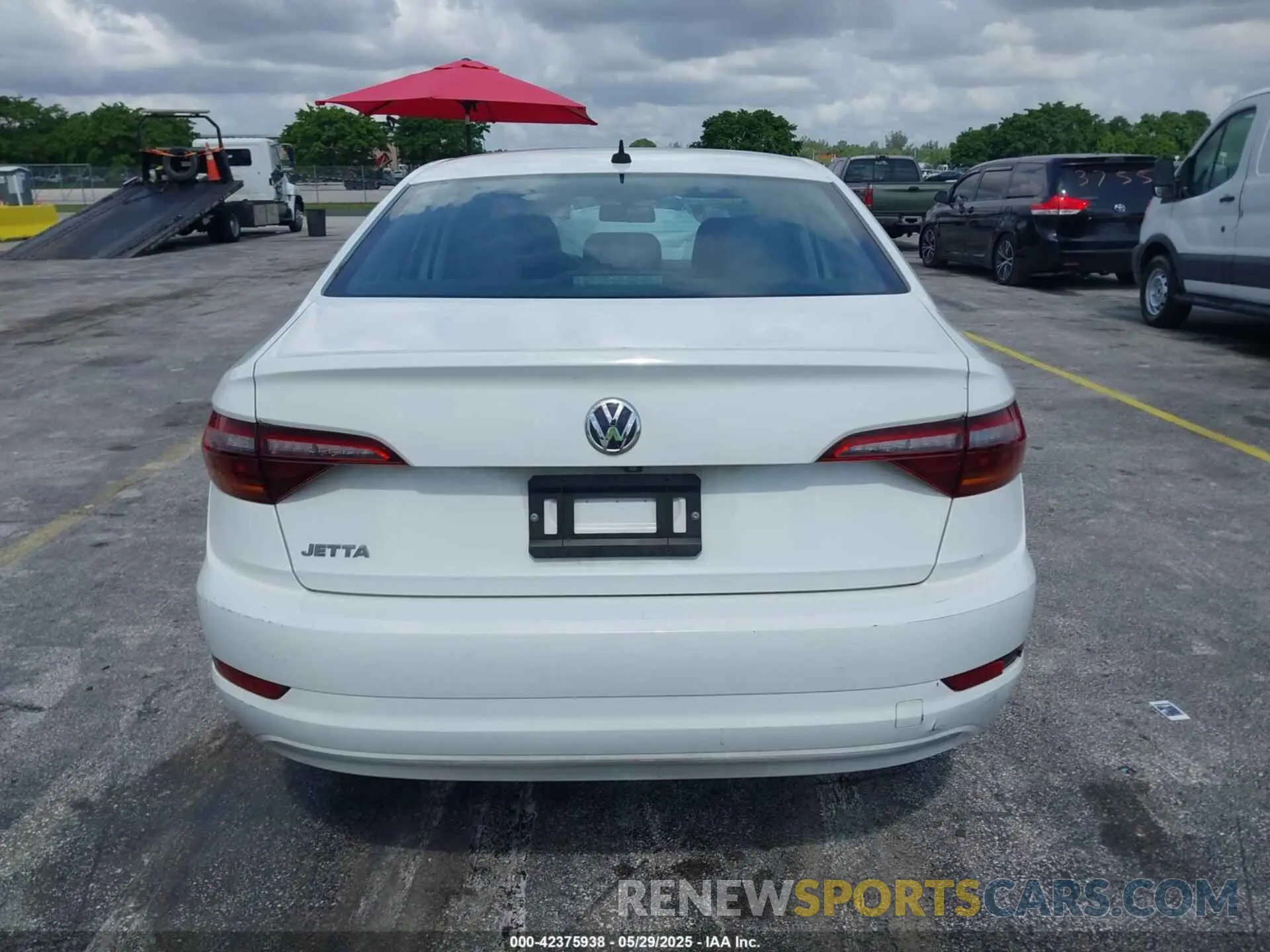 16 Photograph of a damaged car 3VWC57BU1KM072359 VOLKSWAGEN JETTA 2019
