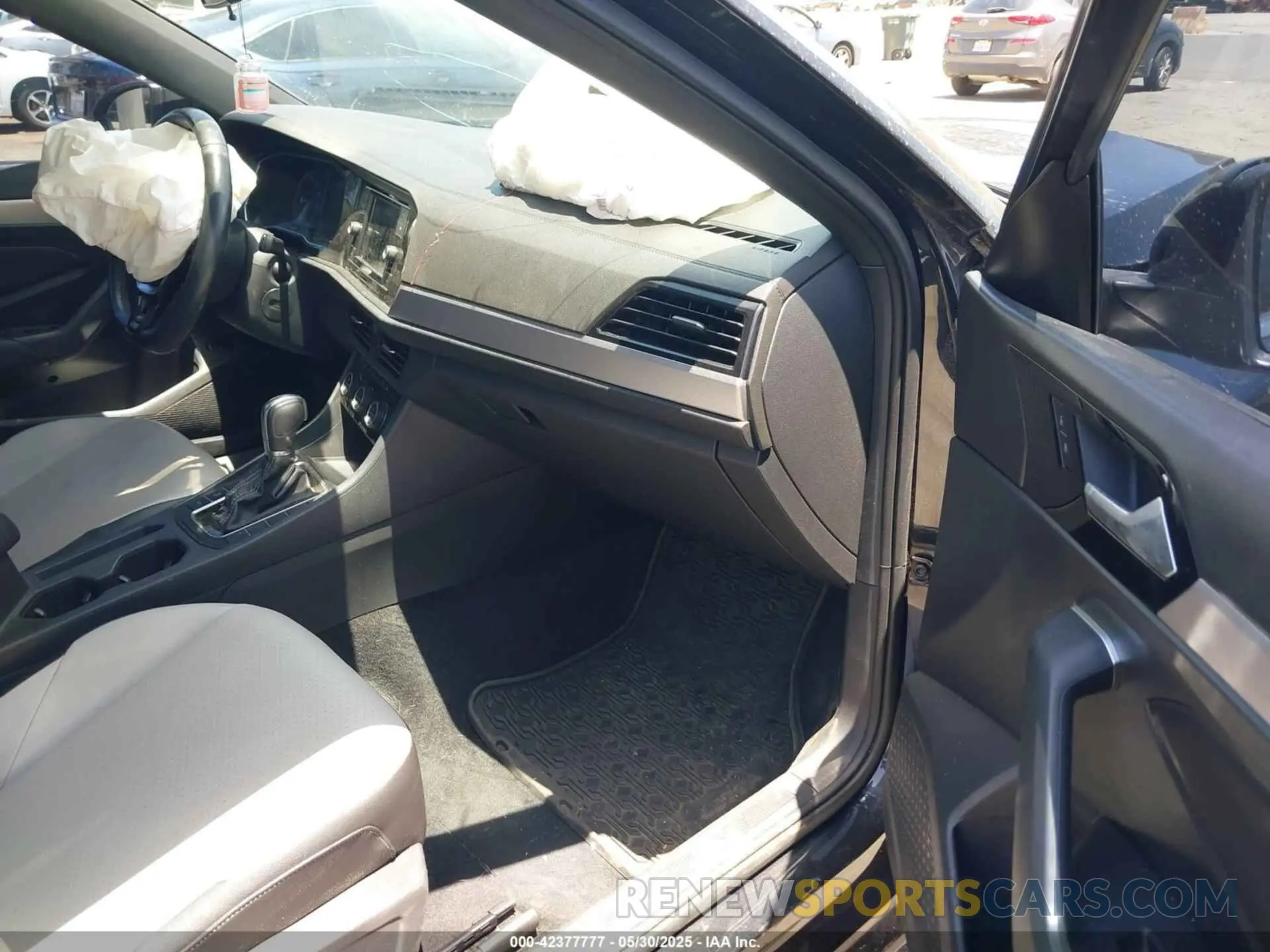5 Photograph of a damaged car 3VWC57BU1KM116991 VOLKSWAGEN JETTA 2019