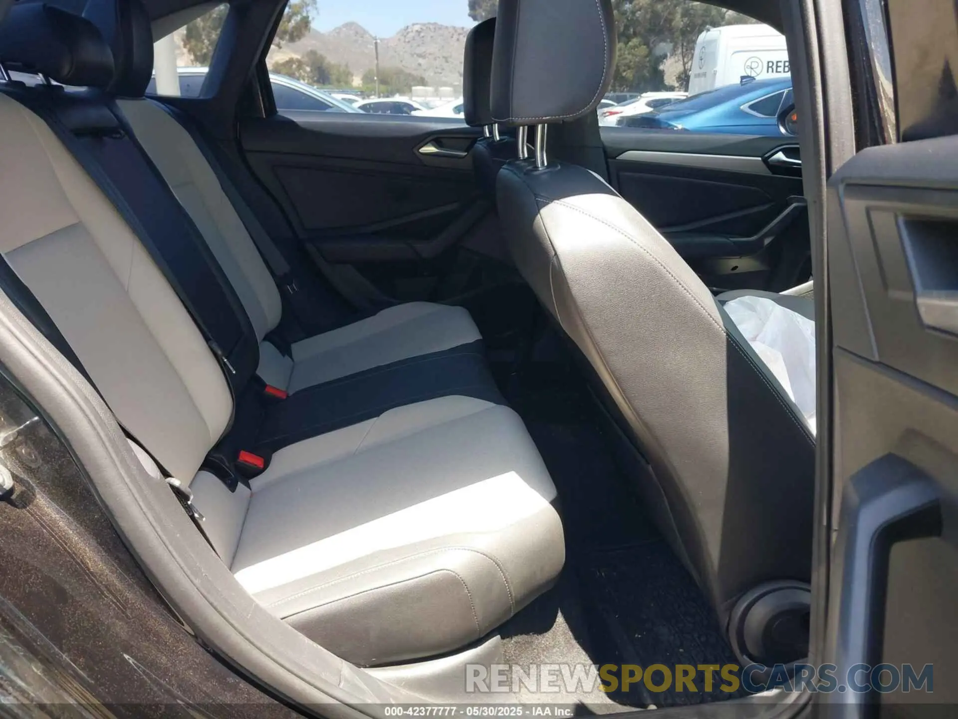 8 Photograph of a damaged car 3VWC57BU1KM116991 VOLKSWAGEN JETTA 2019