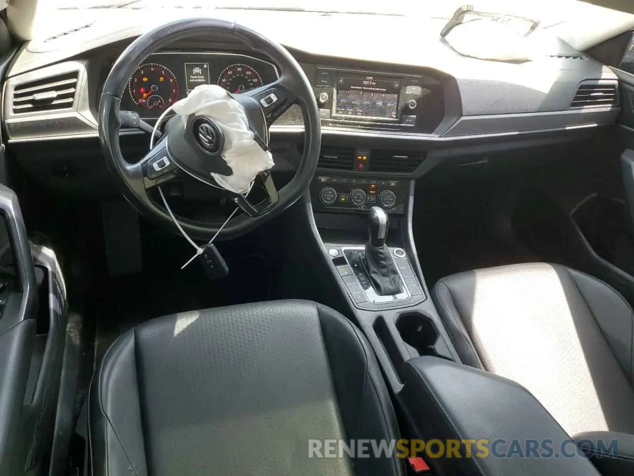 8 Photograph of a damaged car 3VWC57BU1KM132916 VOLKSWAGEN JETTA 2019