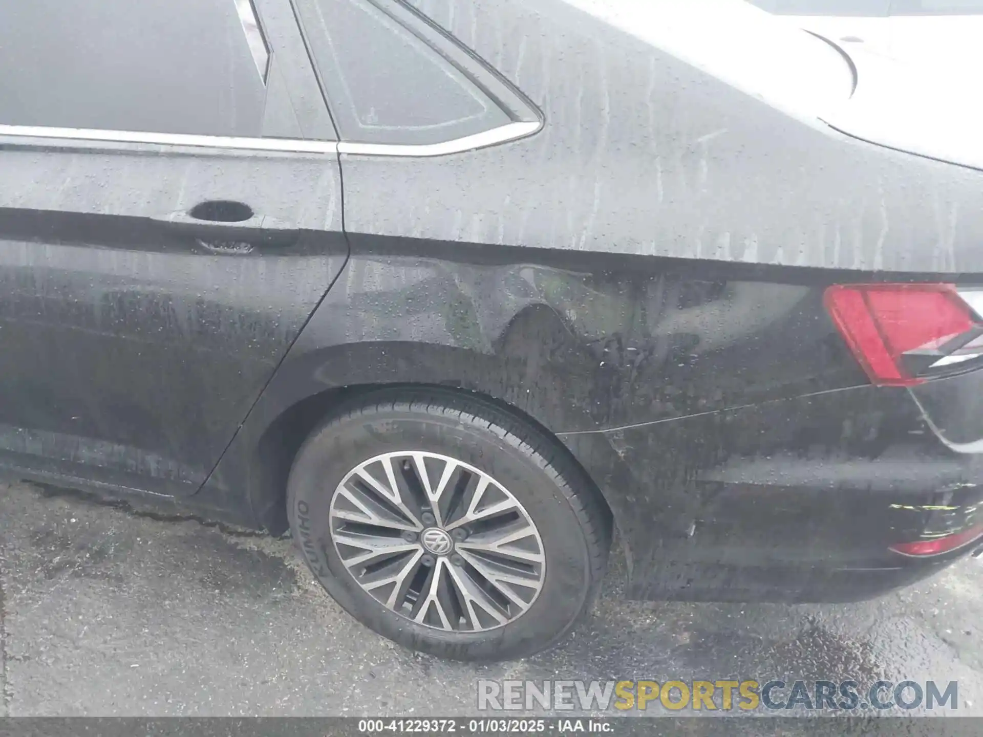 18 Photograph of a damaged car 3VWC57BU1KM247855 VOLKSWAGEN JETTA 2019