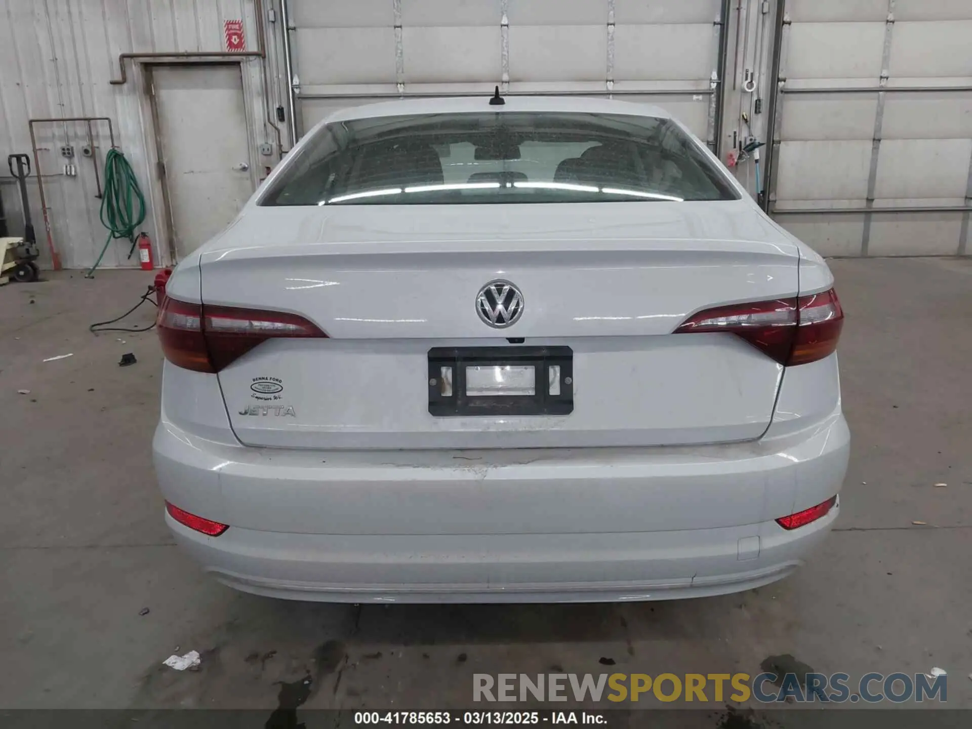 17 Photograph of a damaged car 3VWC57BU2KM145710 VOLKSWAGEN JETTA 2019