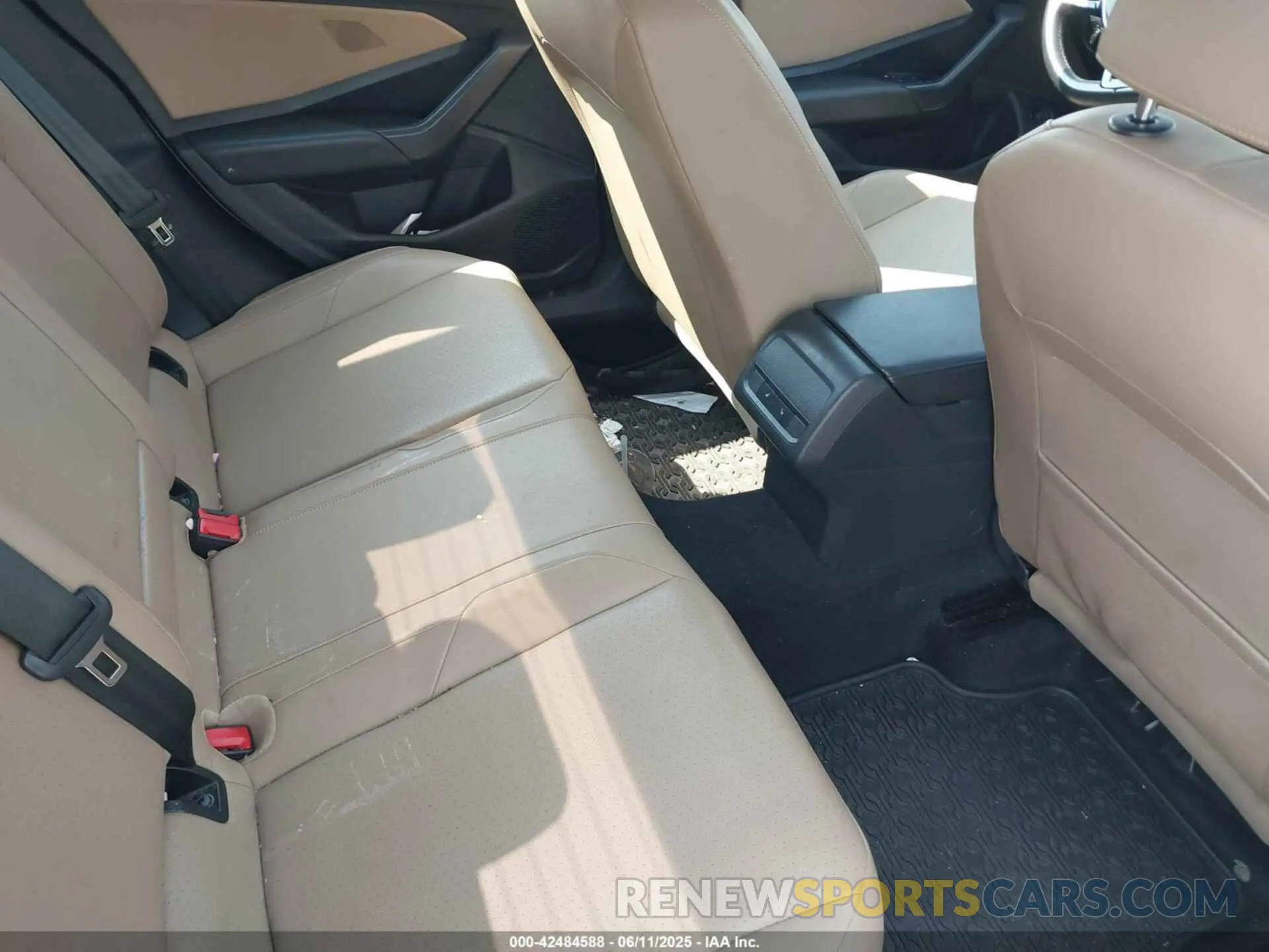 8 Photograph of a damaged car 3VWC57BU2KM182045 VOLKSWAGEN JETTA 2019
